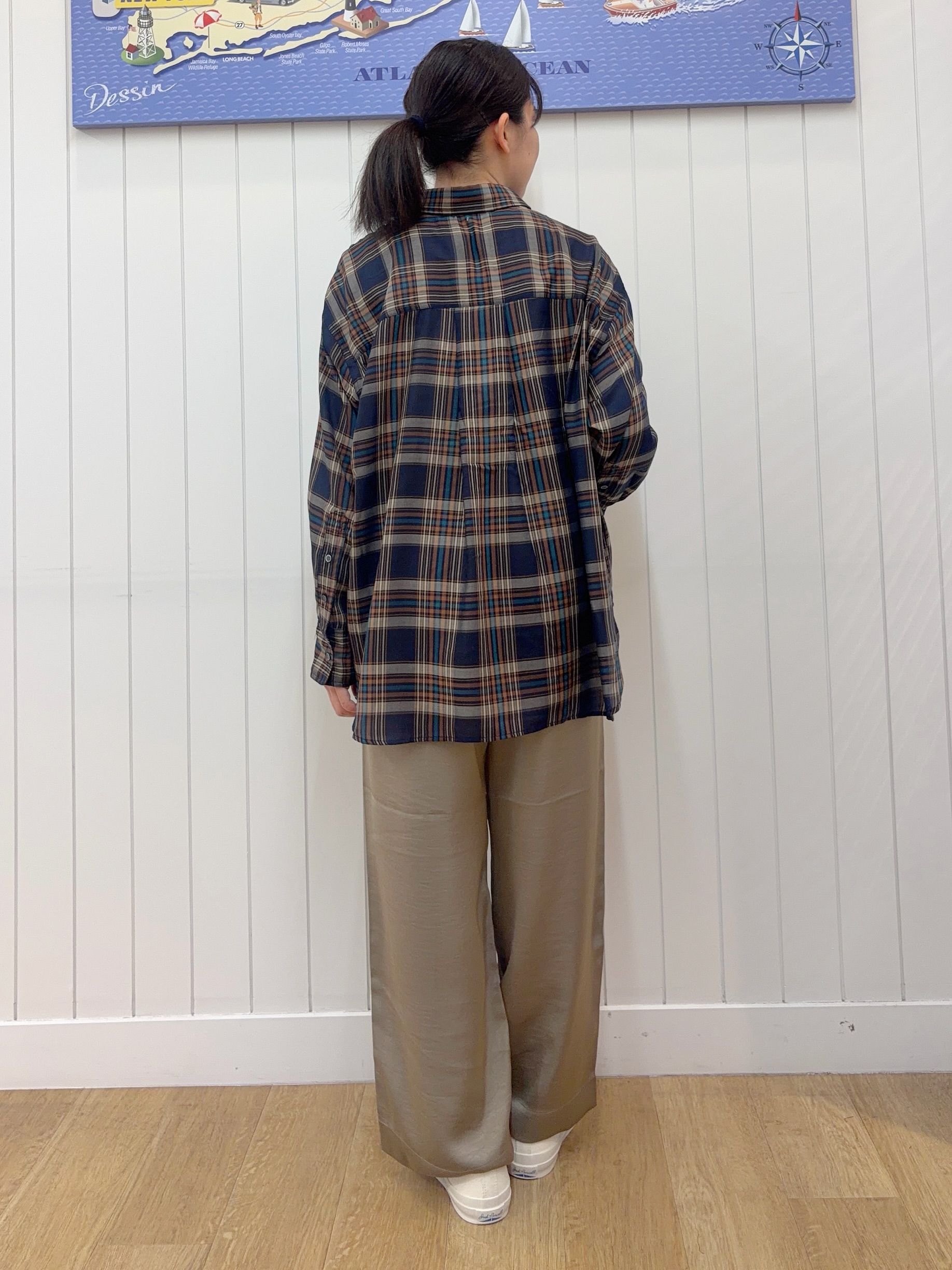Mayaさんの「Dessin｜【秋羽織り/セットアップ可/洗える】シアーチェック オーバーシャツ」を使ったコーディネート