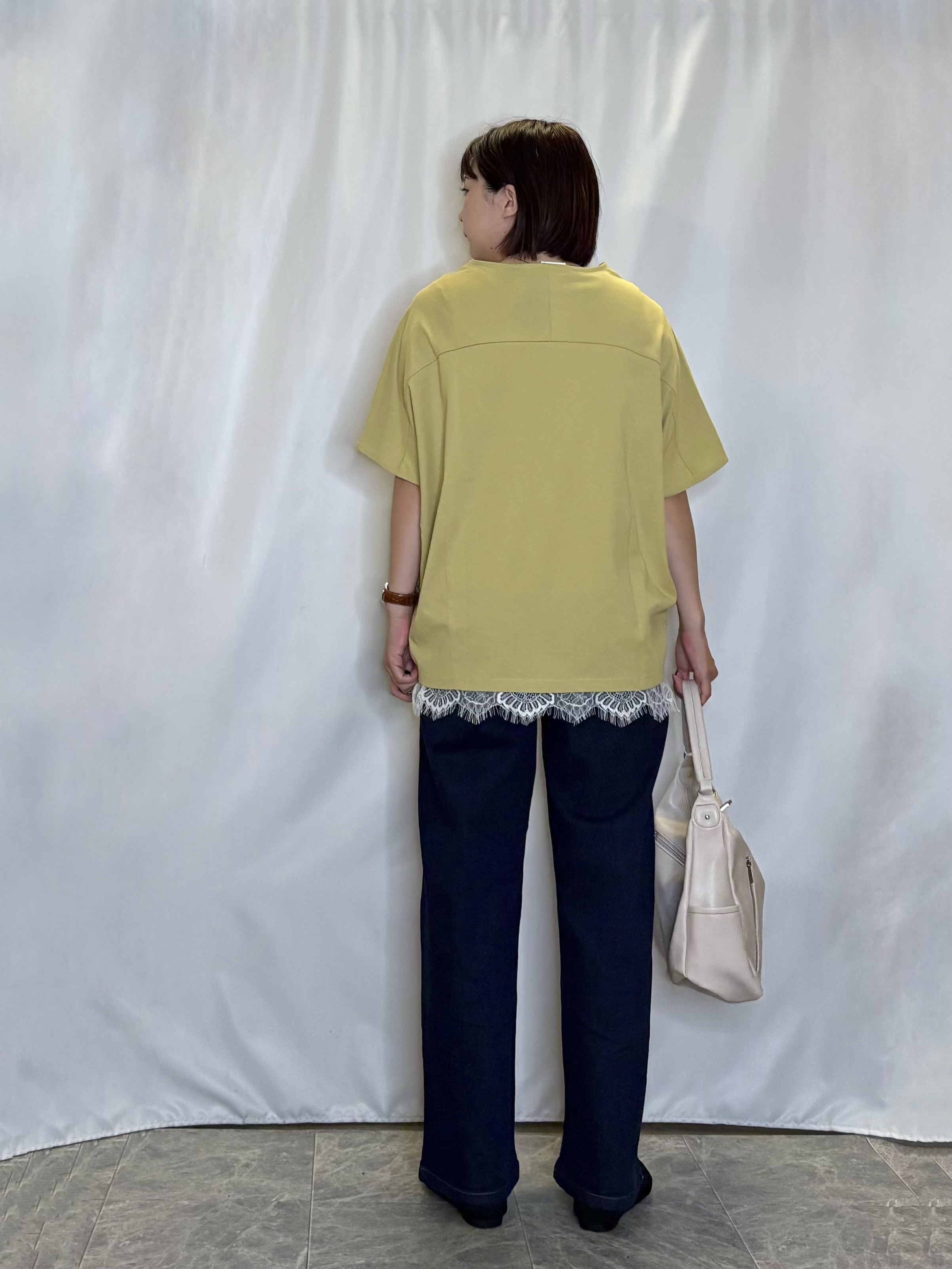 ネリさんの「SHOO･LA･RUE｜【洗濯機可/体型カバー】インせず着られる 上品見えのドルマントップス」を使ったコーディネート