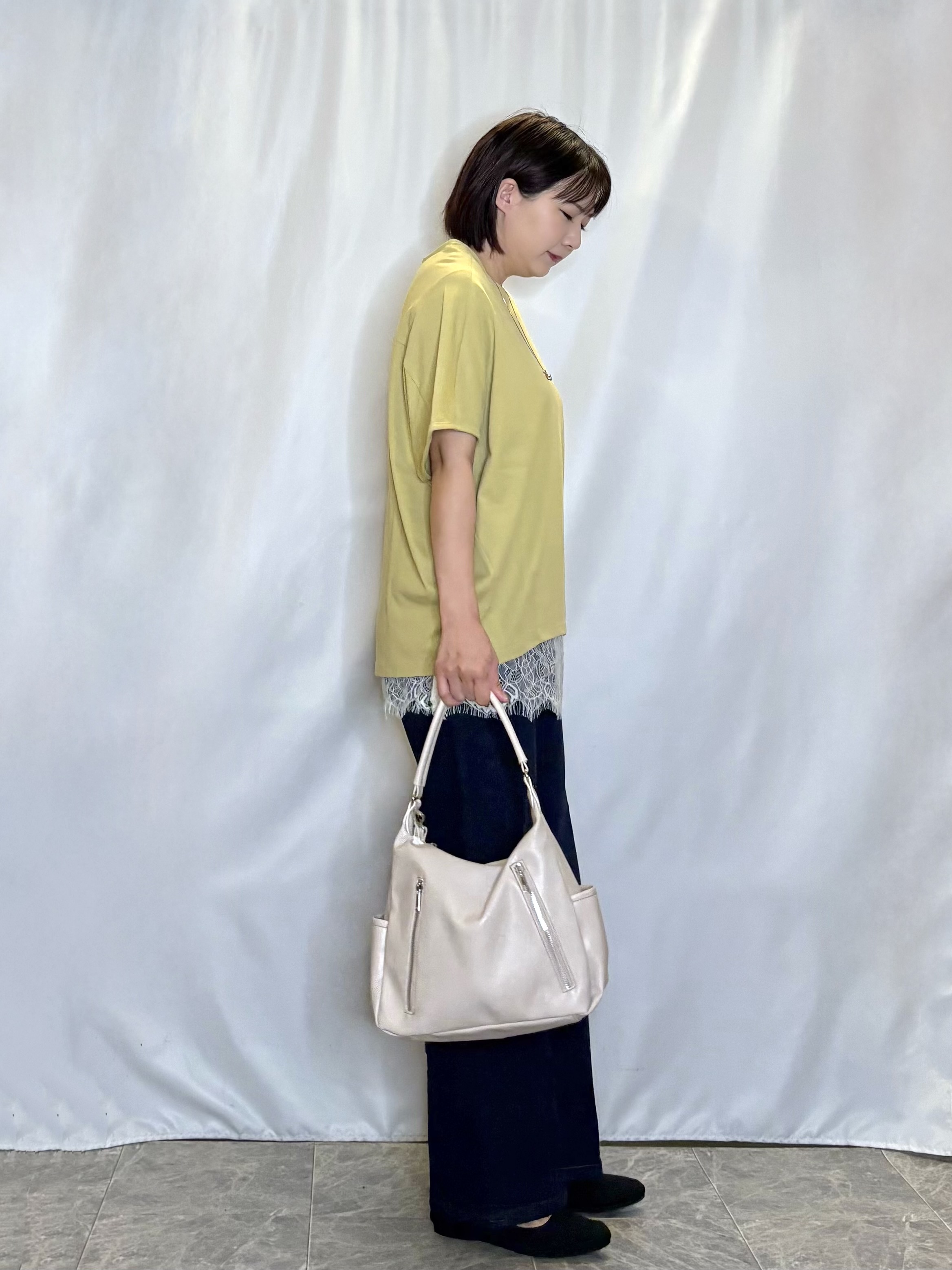 ネリさんの「SHOO･LA･RUE｜【洗濯機可/体型カバー】インせず着られる 上品見えのドルマントップス」を使ったコーディネート