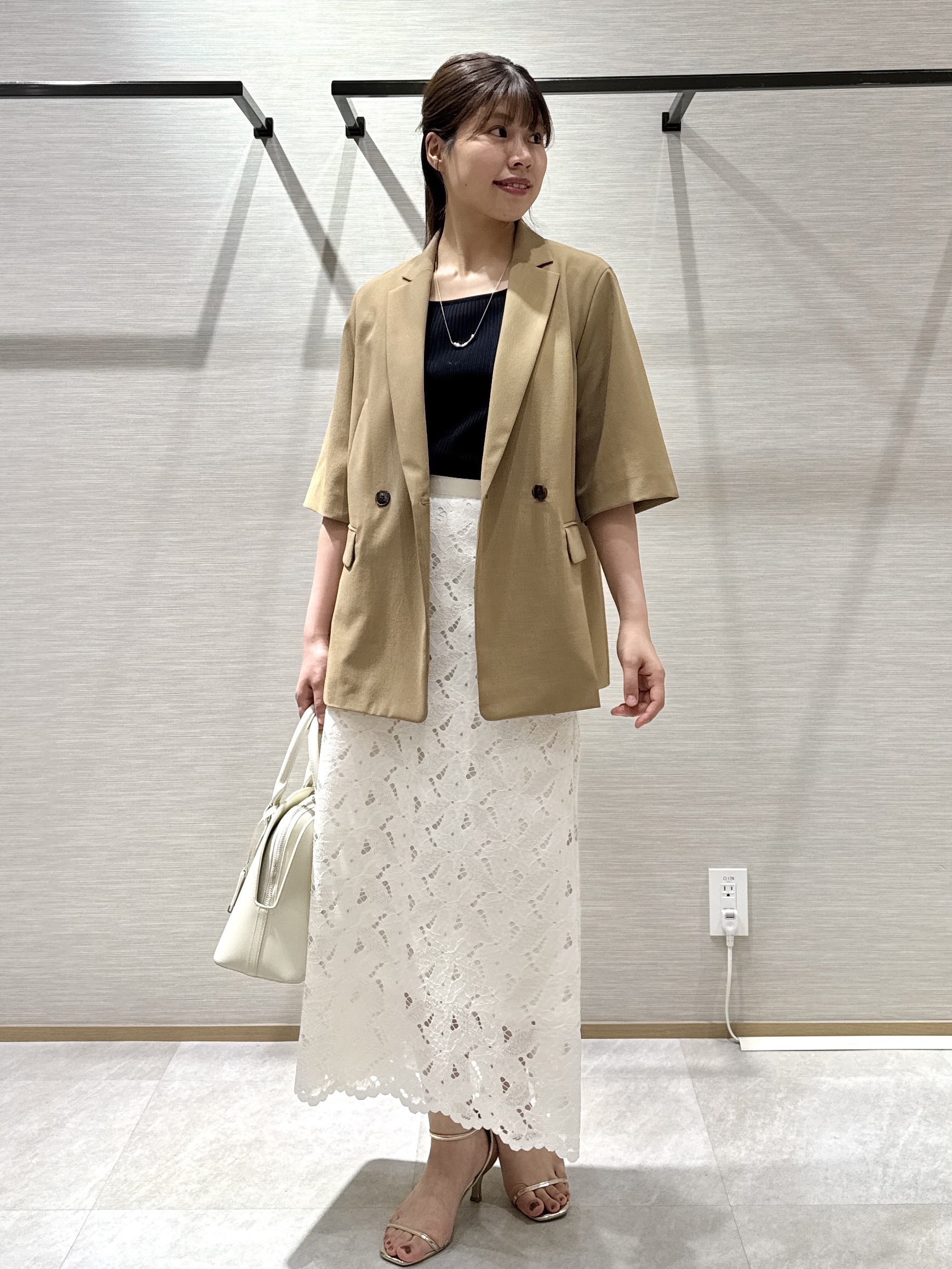 nanaさんの「UNTITLED｜【秋の通勤羽織/セットアップ可/UVカット】エアリークール半袖ジャケット」を使ったコーディネート