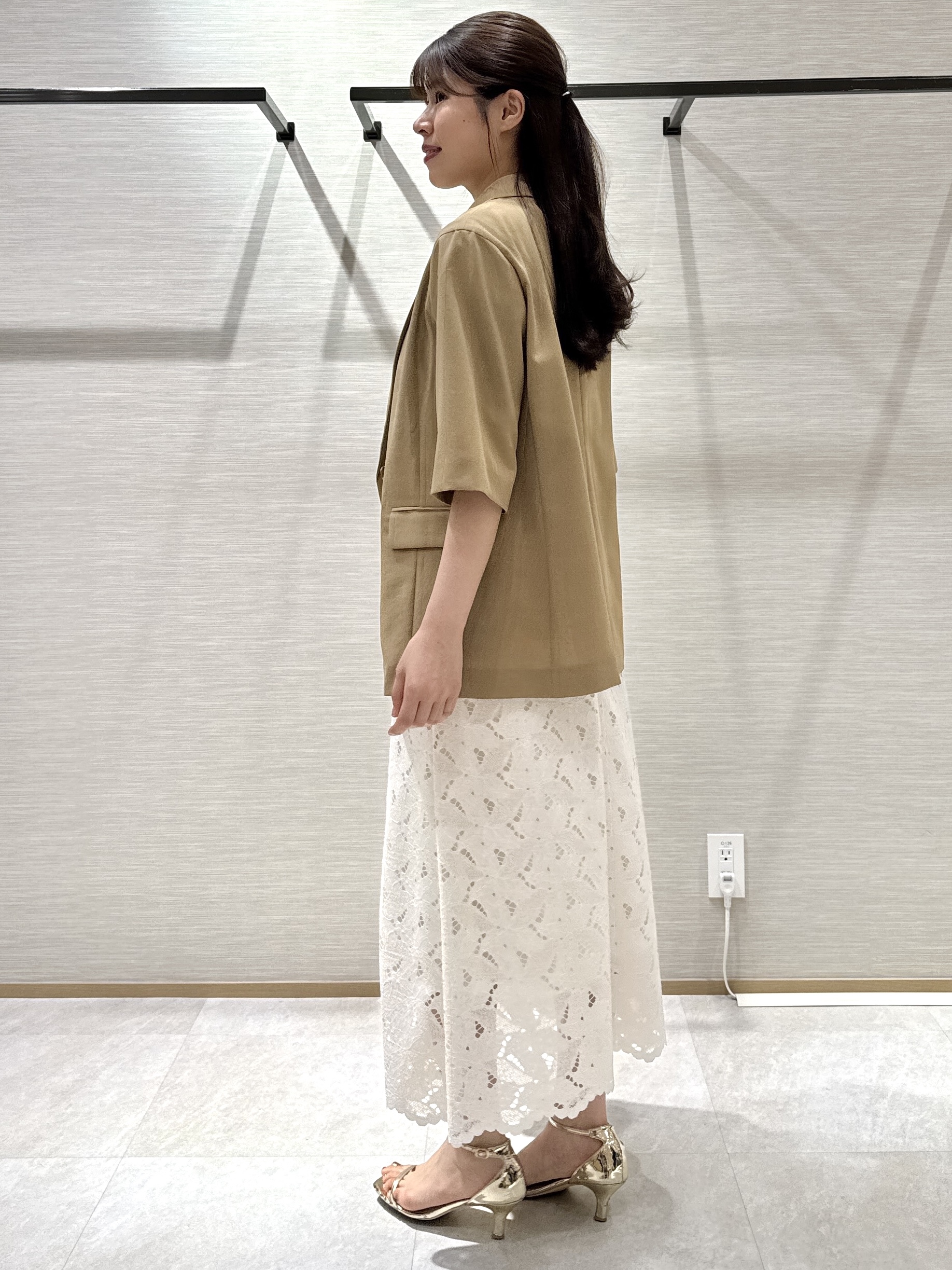nanaさんの「UNTITLED｜【秋の通勤羽織/セットアップ可/UVカット】エアリークール半袖ジャケット」を使ったコーディネート