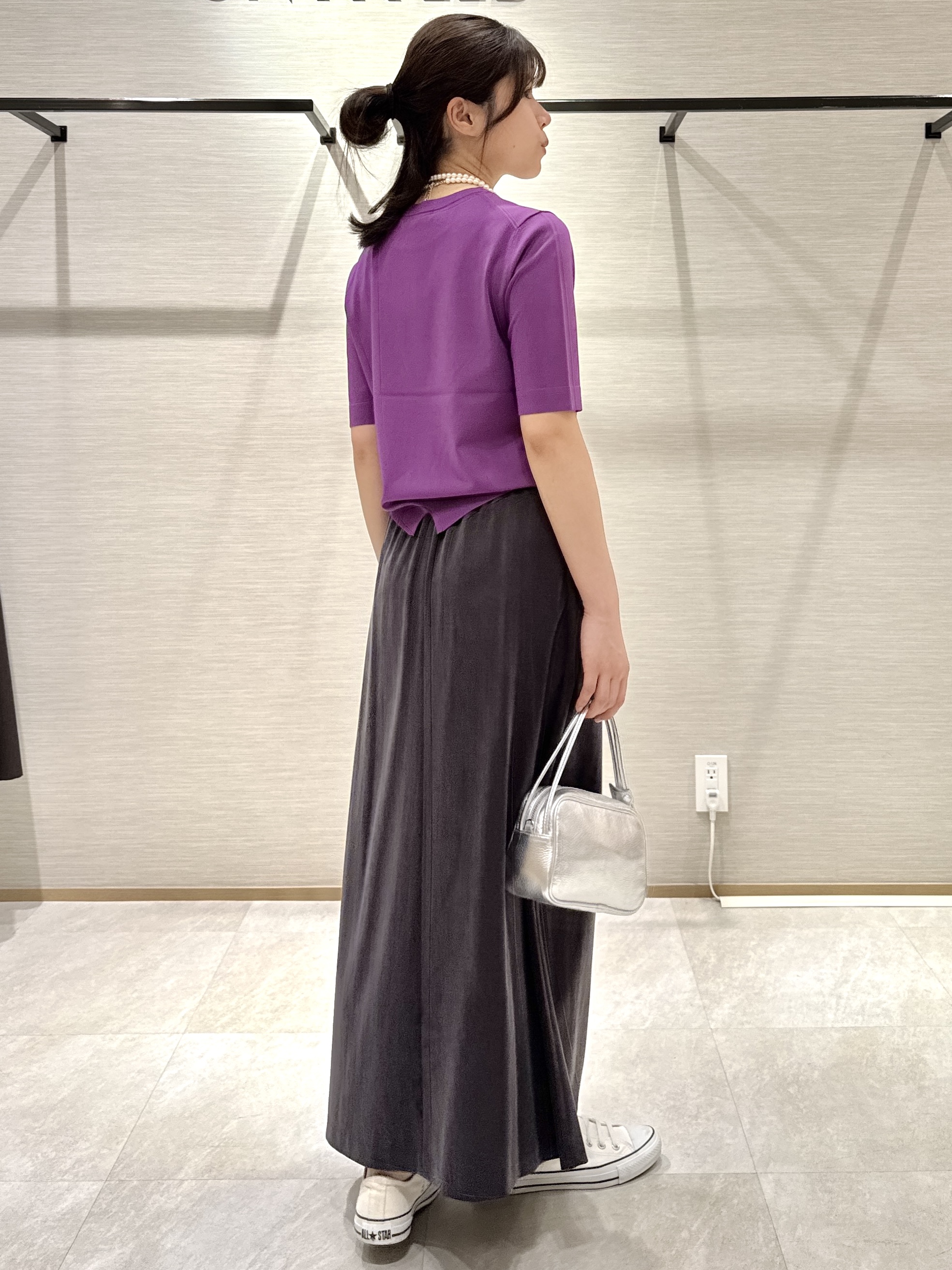nanaさんの「UNTITLED｜【アンサンブル可/きれいめ/通勤】コンパクト5分袖ニット」を使ったコーディネート