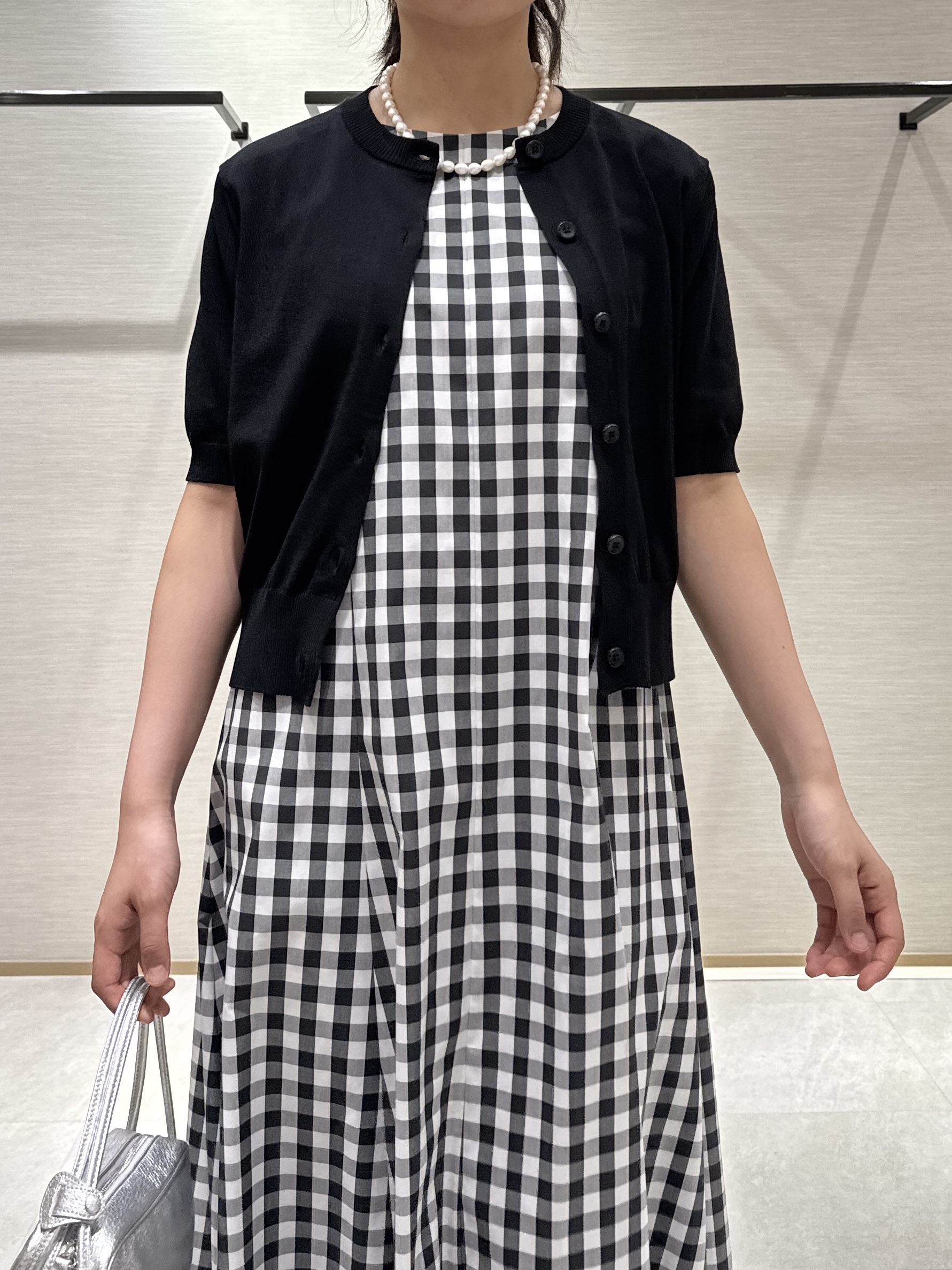 nanaさんの「UNTITLED｜【すっきり秋羽織り/前開きボタン】ドライタッチ5分袖カーディガン」を使ったコーディネート