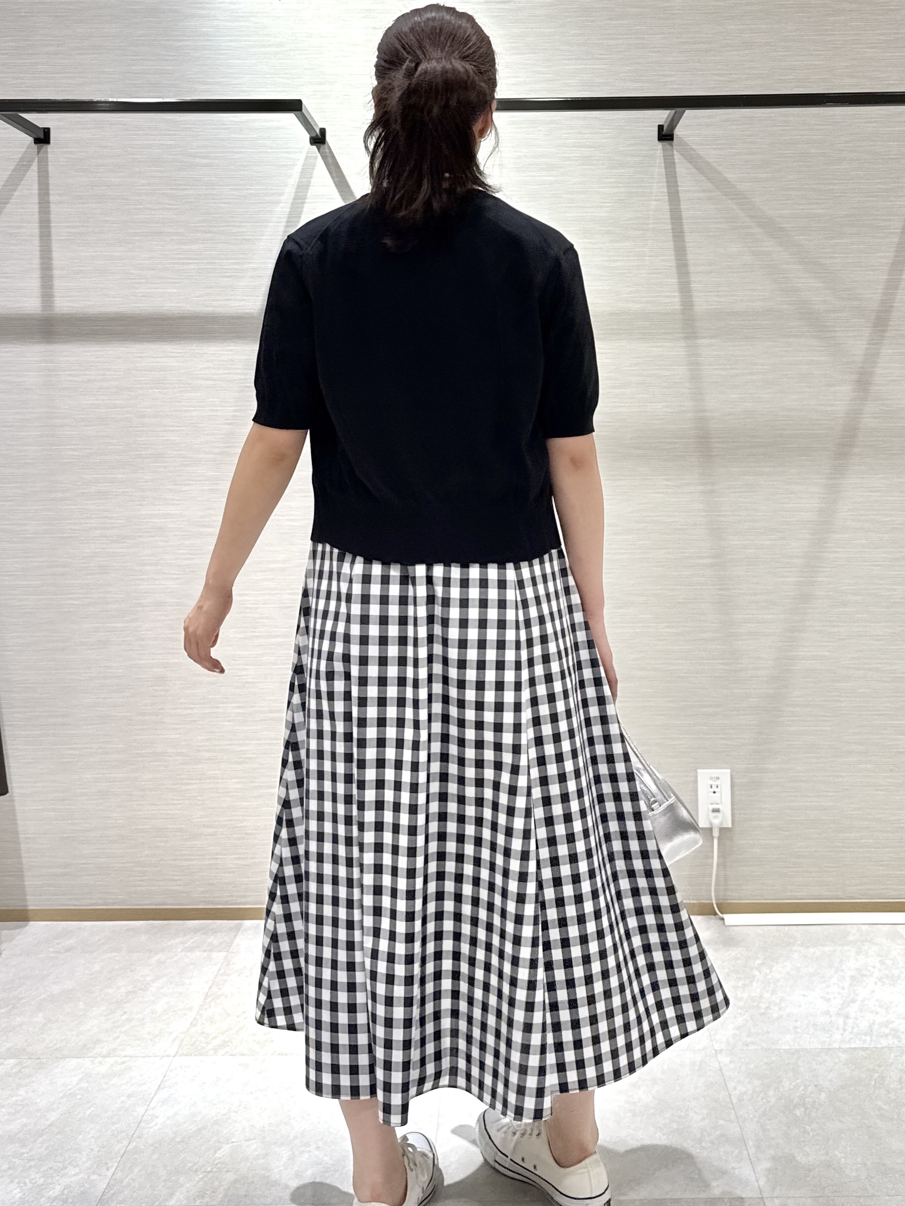 nanaさんの「UNTITLED｜【すっきり秋羽織り/前開きボタン】ドライタッチ5分袖カーディガン」を使ったコーディネート