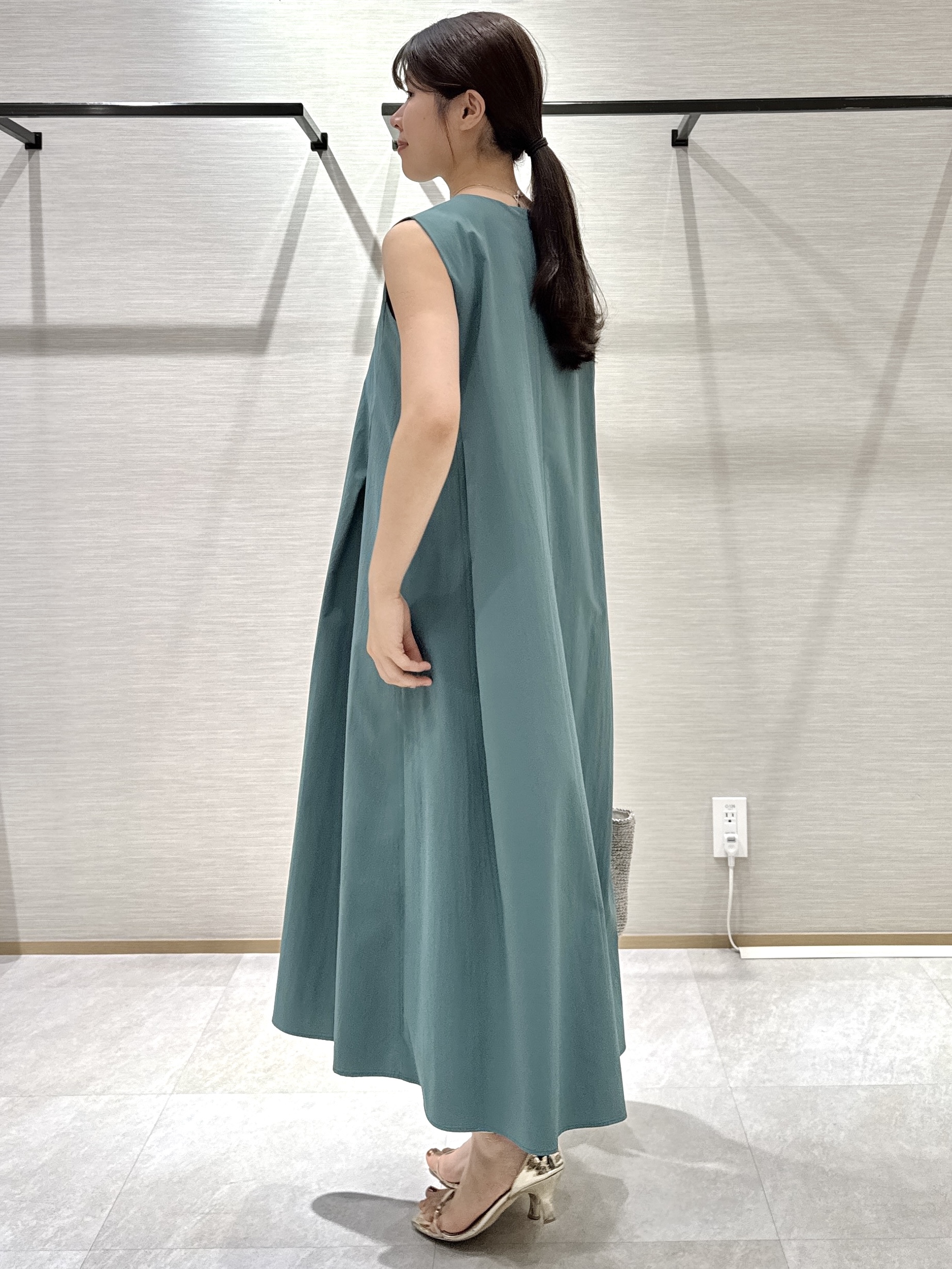 nanaさんの「UNTITLED｜【秋羽織り/肌に張り付きにくい】シルキータッチシアーシャツ」を使ったコーディネート