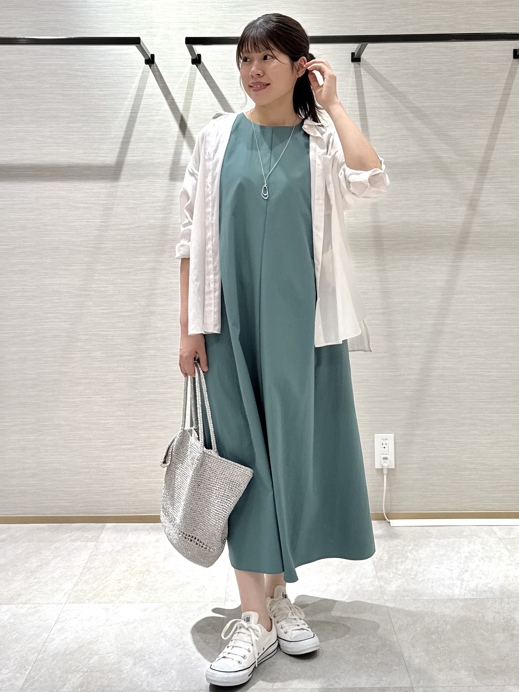 nanaさんの「UNTITLED｜【秋羽織り/肌に張り付きにくい】シルキータッチシアーシャツ」を使ったコーディネート