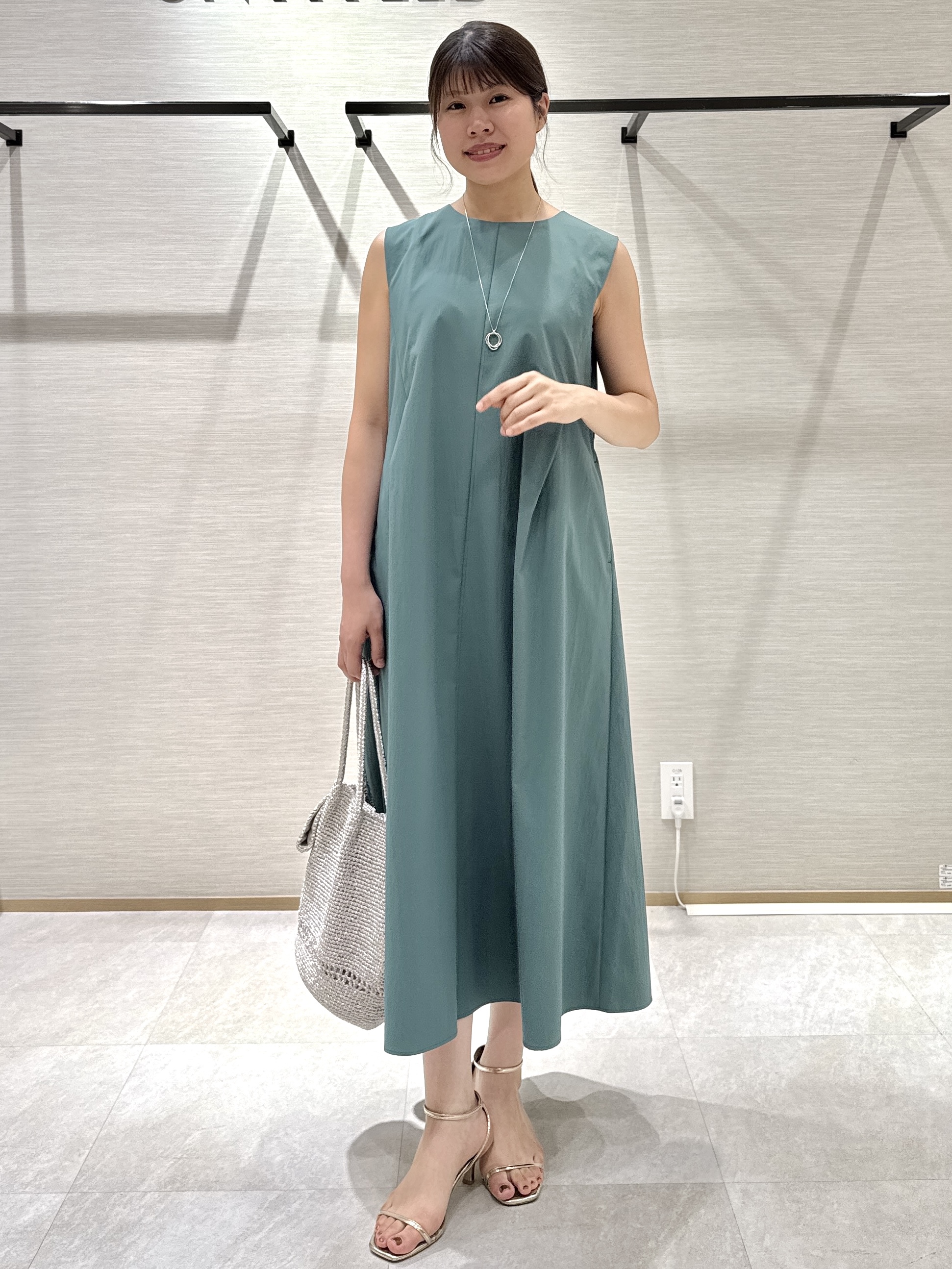 nanaさんの「UNTITLED｜【秋羽織り/肌に張り付きにくい】シルキータッチシアーシャツ」を使ったコーディネート
