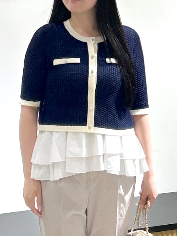 sayaさんの「OPAQUE.CLIP｜【抗ピリング】柄編みニットカーディガン&times;ペプラムキャミセット《洗濯機OK》」を使ったコーディネート