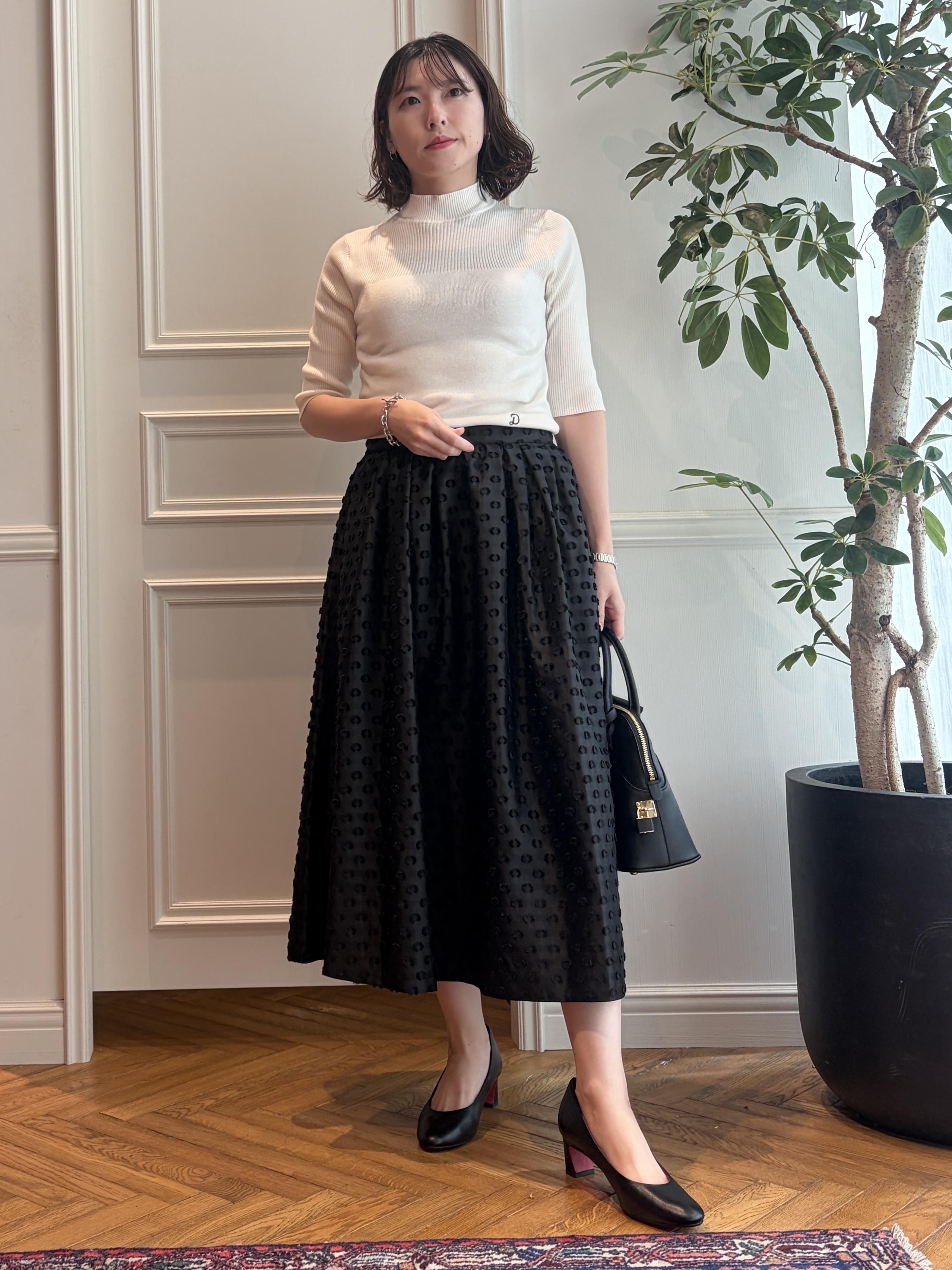 nakaoさんの「DRESSTERIOR｜【otonaMUSE5月号掲載】アーチフィットレザーパンプス」を使ったコーディネート