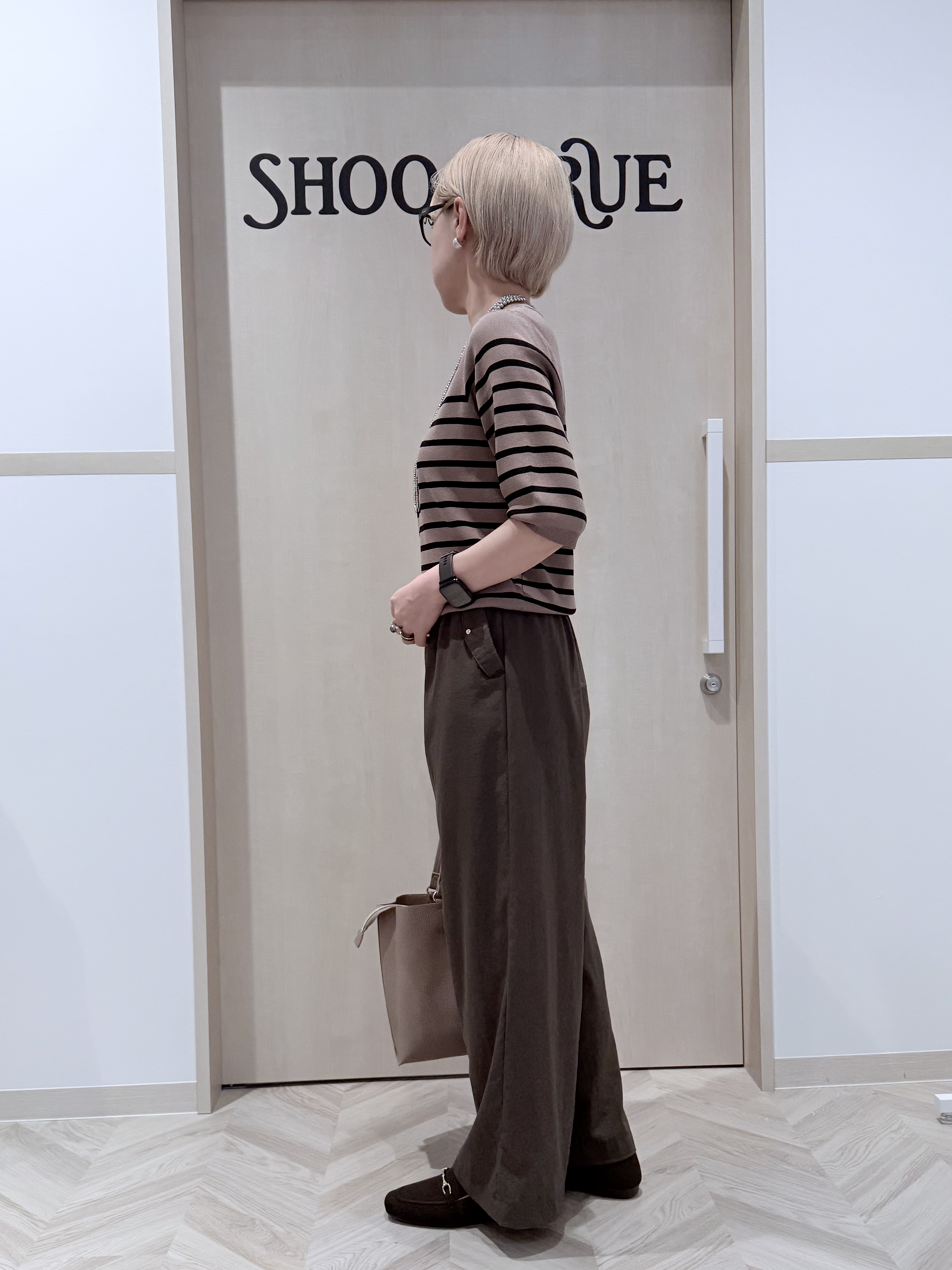 chieさんの「SHOO･LA･RUE｜【ガンガン洗える/ひんやり/UV/毛玉になりにくい】二の腕見せない 5分袖ニット」を使ったコーディネート