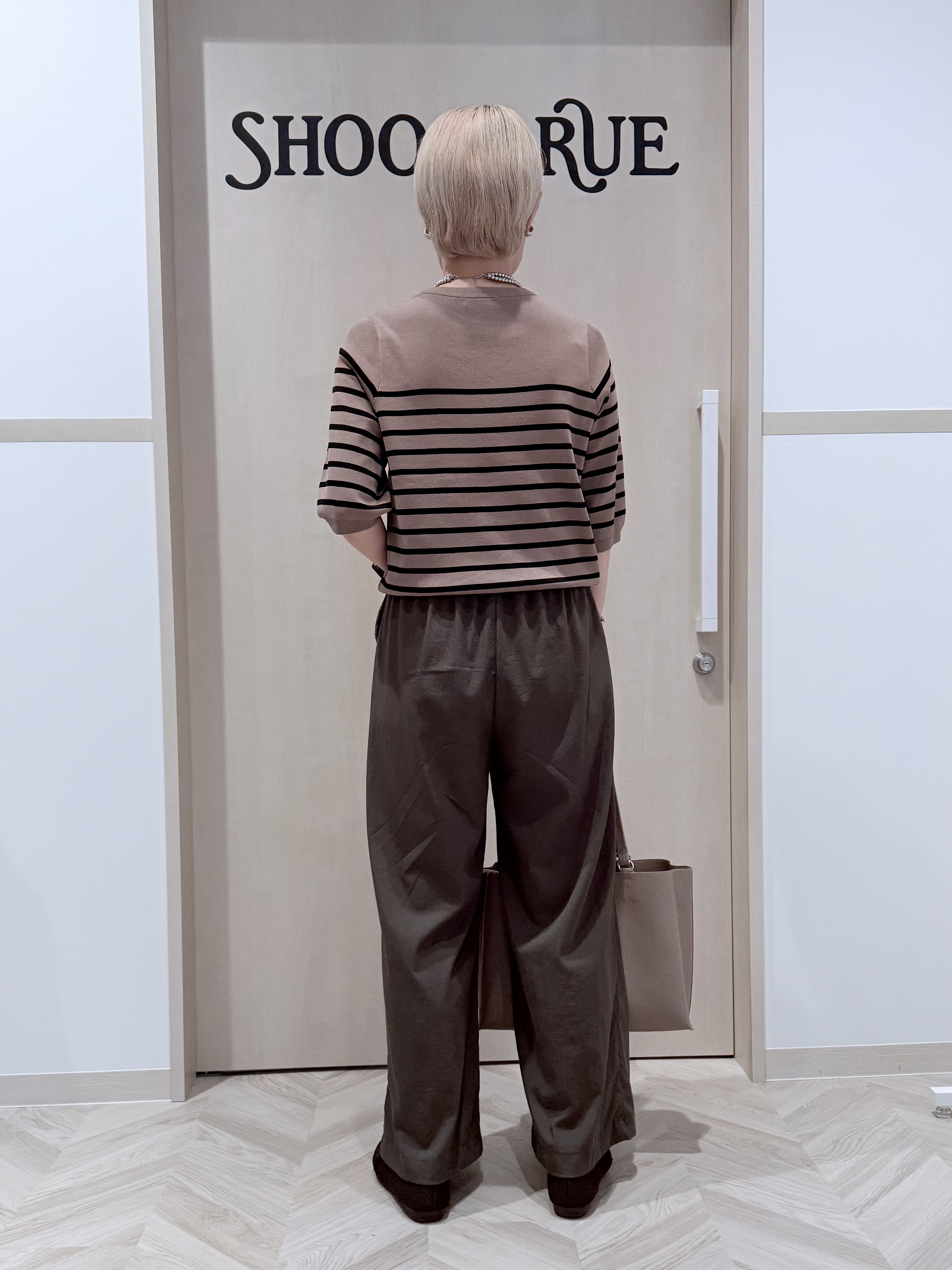 chieさんの「SHOO･LA･RUE｜【ガンガン洗える/ひんやり/UV/毛玉になりにくい】二の腕見せない 5分袖ニット」を使ったコーディネート