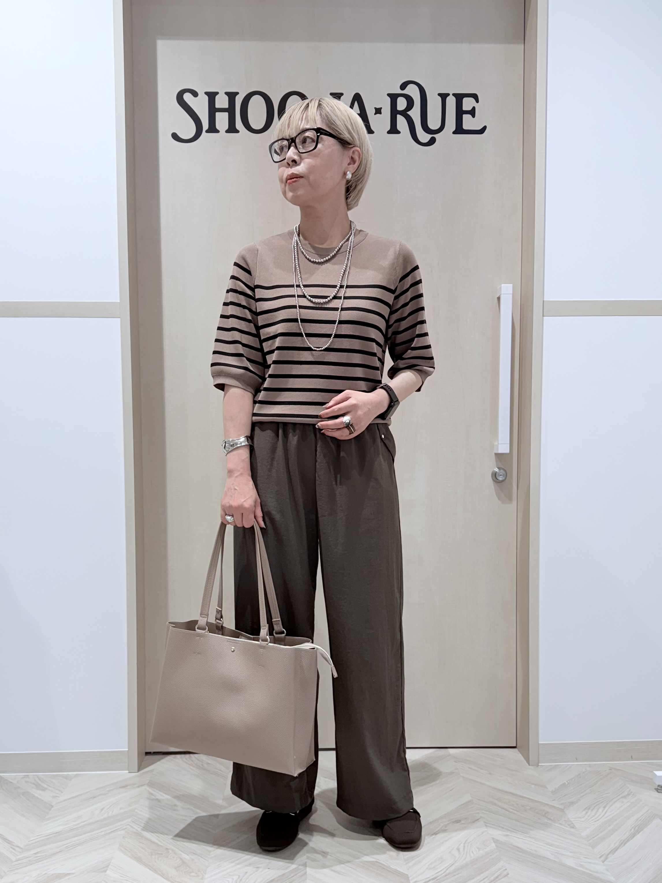 chieさんの「SHOO･LA･RUE｜【ガンガン洗える/ひんやり/UV/毛玉になりにくい】二の腕見せない 5分袖ニット」を使ったコーディネート