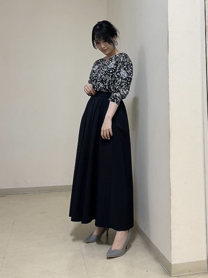 watanabeさんの「UNTITLED｜【撥水／裏地なし軽量】ギャザーボリュームスカート」を使ったコーディネート