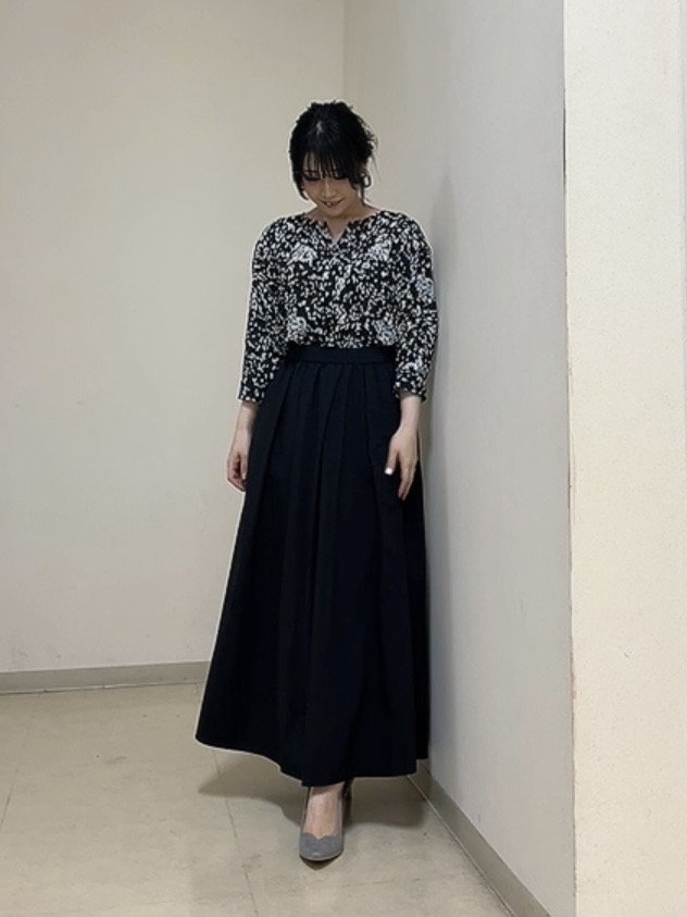 watanabeさんの「UNTITLED｜【撥水／裏地なし軽量】ギャザーボリュームスカート」を使ったコーディネート