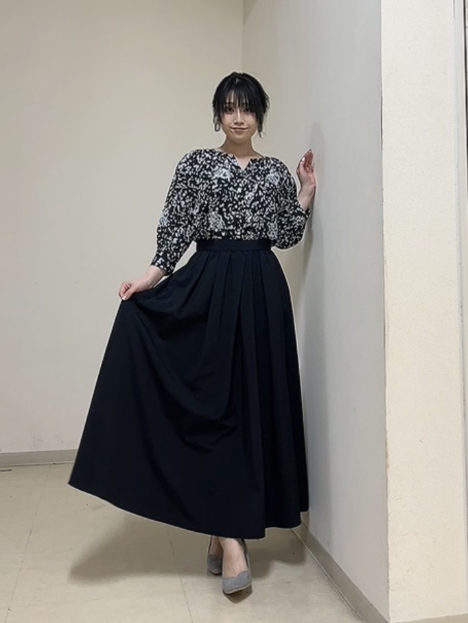 watanabeさんの「UNTITLED｜【撥水／裏地なし軽量】ギャザーボリュームスカート」を使ったコーディネート