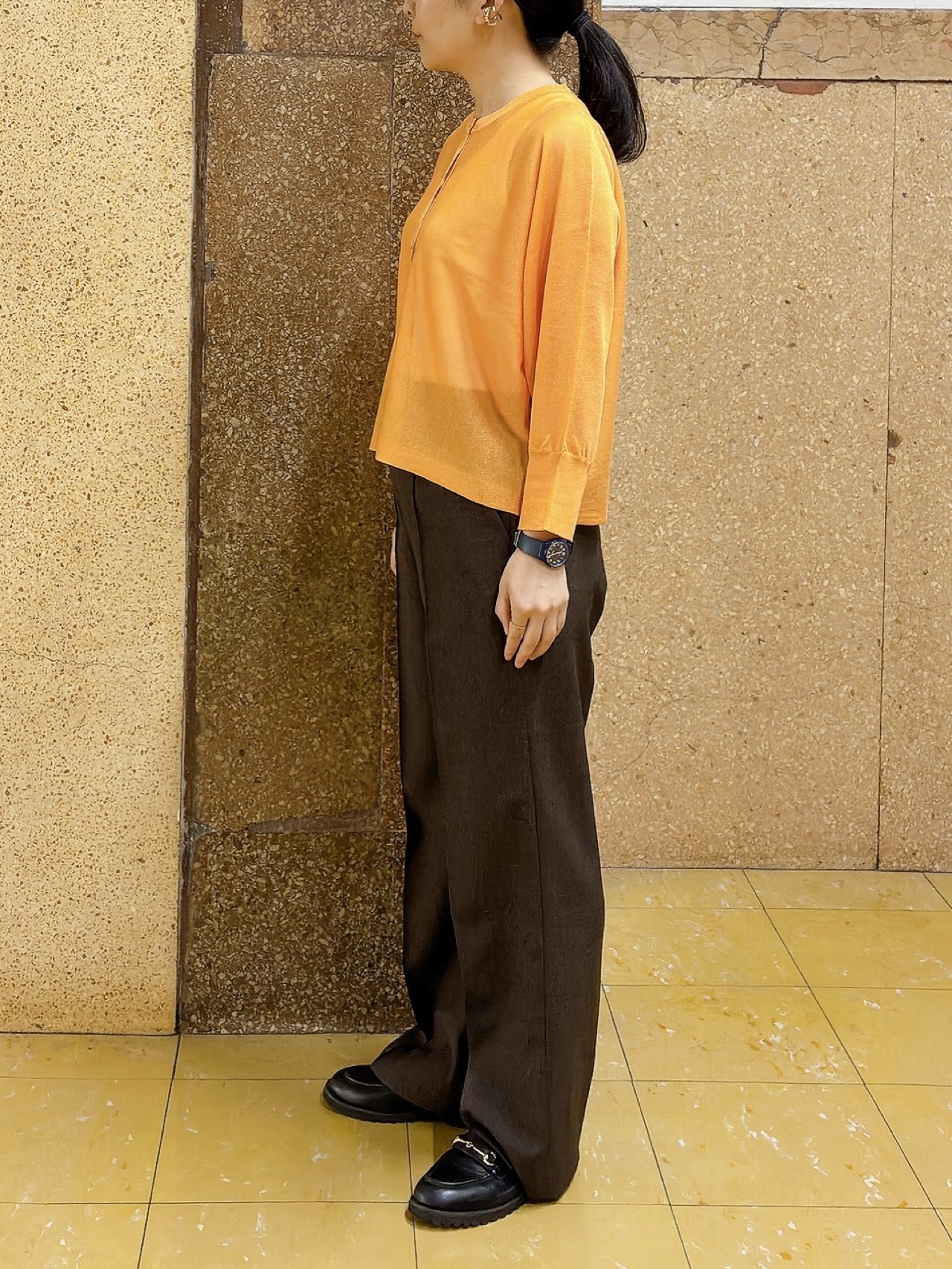 hattoriさんの「INDIVI｜【洗える／UVケア】リネン風チェックストレートパンツ」を使ったコーディネート