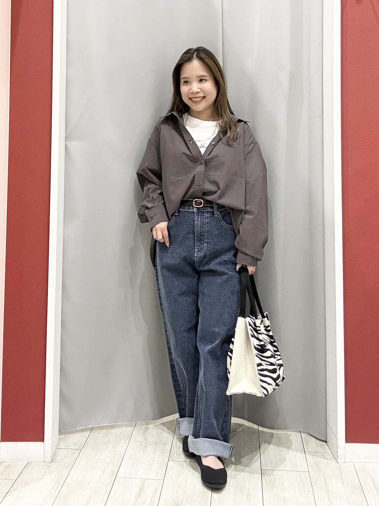 shioさんの「SHOO･LA･RUE｜【通気性〇/S-LL/洗濯機可】羽織にも使いやすい きちんとベーシックシャツ」を使ったコーディネート