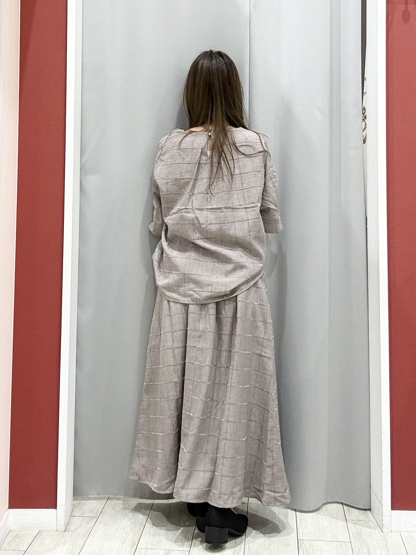 shioさんの「SHOO･LA･RUE｜【セットアップ可/S-LL】夏でも感じられる秋気分 モールチェックタックスリーブ ブラウス」を使ったコーディネート
