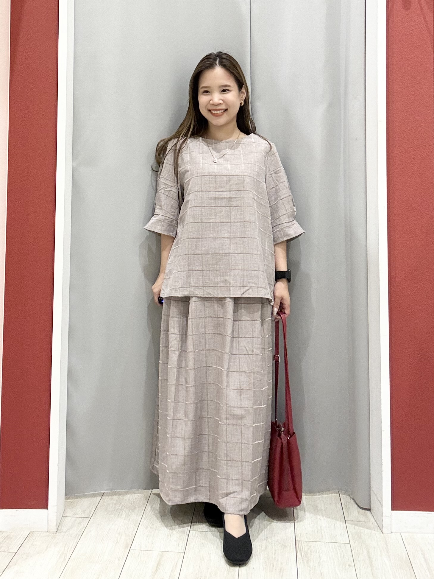 shioさんの「SHOO･LA･RUE｜【セットアップ可/S-LL】夏でも感じられる秋気分 モールチェックタックスリーブ ブラウス」を使ったコーディネート