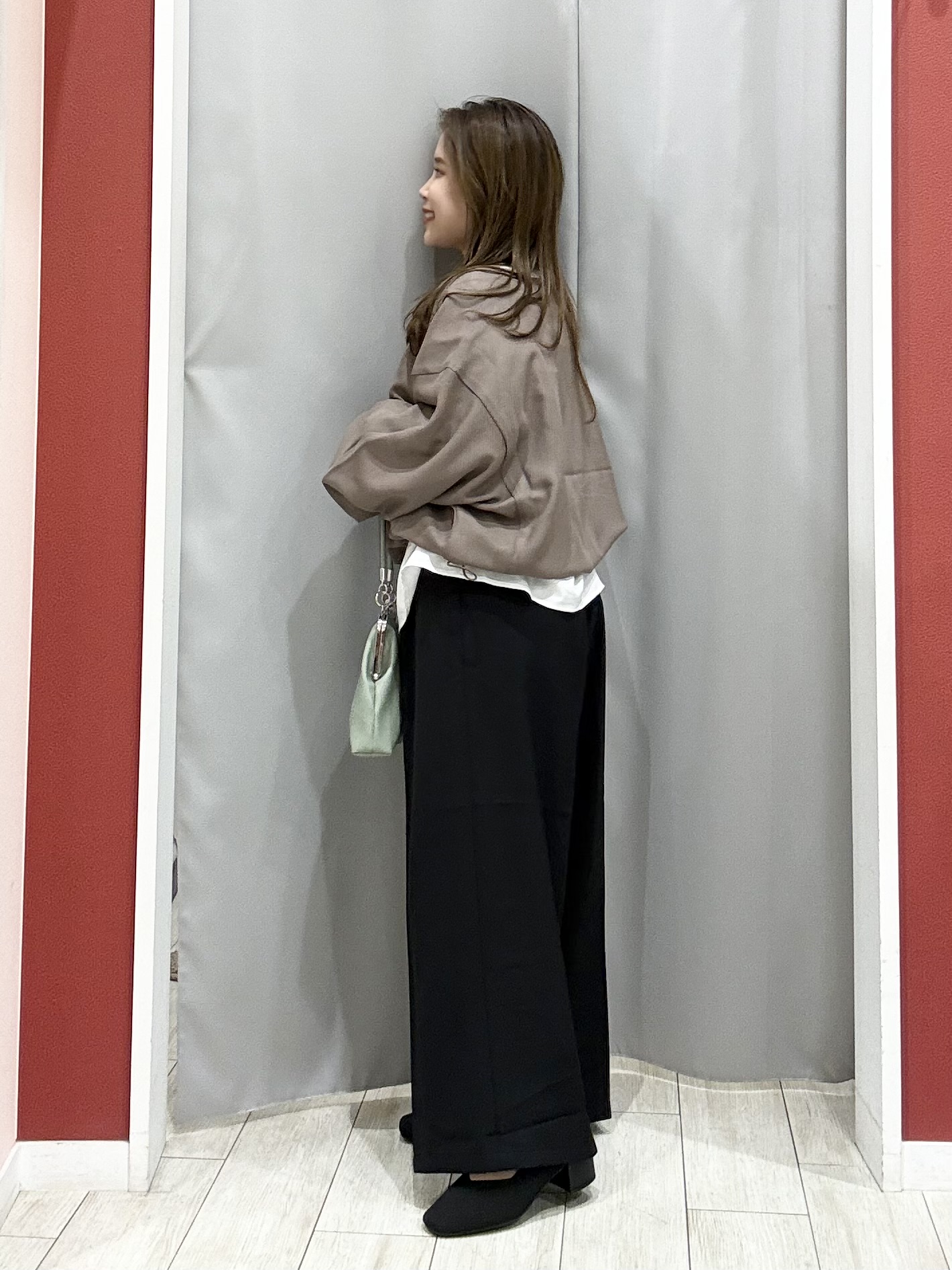 shioさんの「SHOO･LA･RUE｜【通気性〇/セットアップ可/洗濯機可】メッシュドルマン ジップブルゾン」を使ったコーディネート