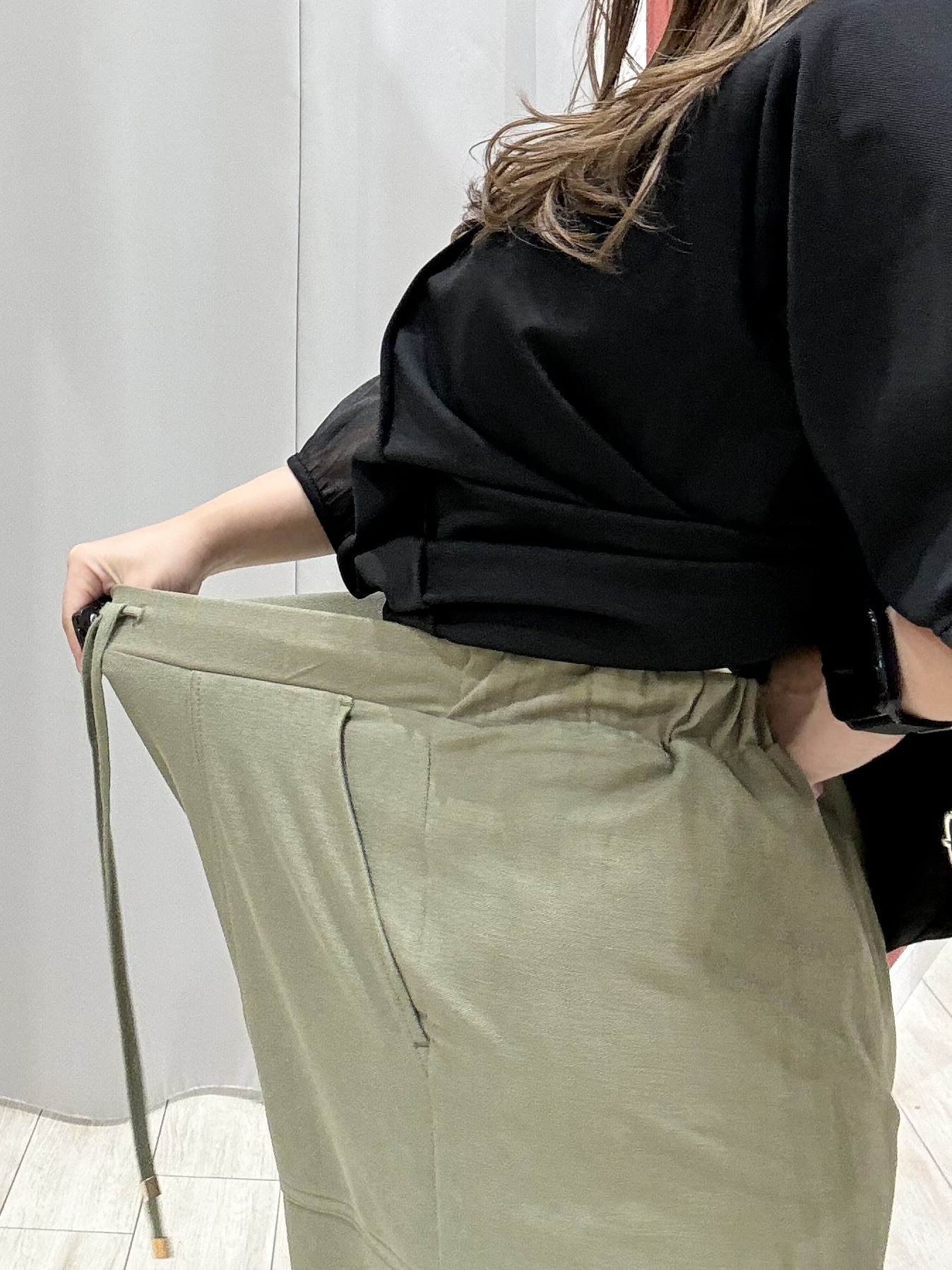 shioさんの「SHOO･LA･RUE｜【洗濯機可/S-LL】ほんのり透ける 大人のお袖シアー切り替え　ラウンドネックプルオーバー」を使ったコーディネート