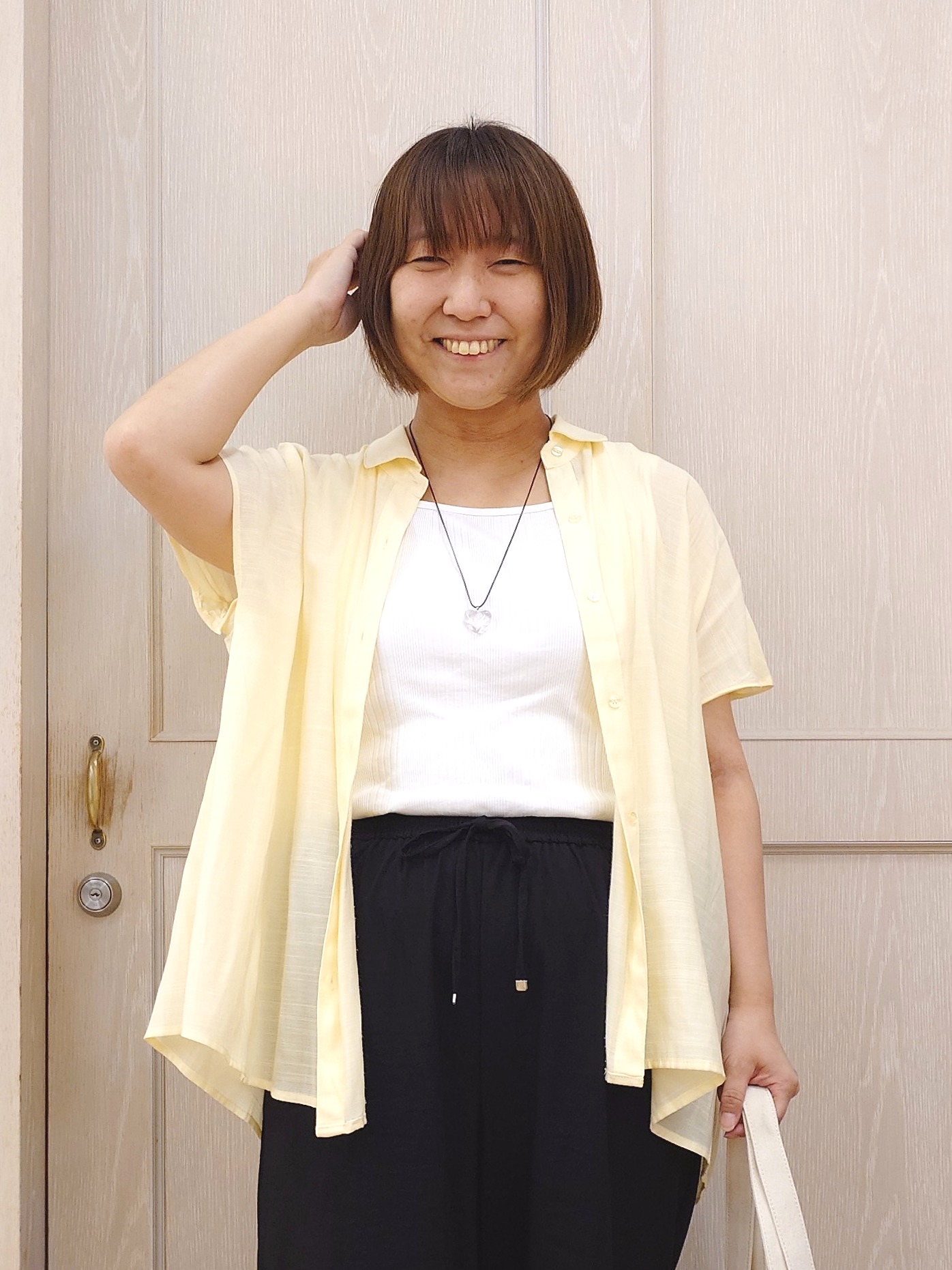 とろろさんの「SHOO･LA･RUE｜【UV/洗濯機可】ほんのりシアーで上品な バックギャザーブラウス」を使ったコーディネート