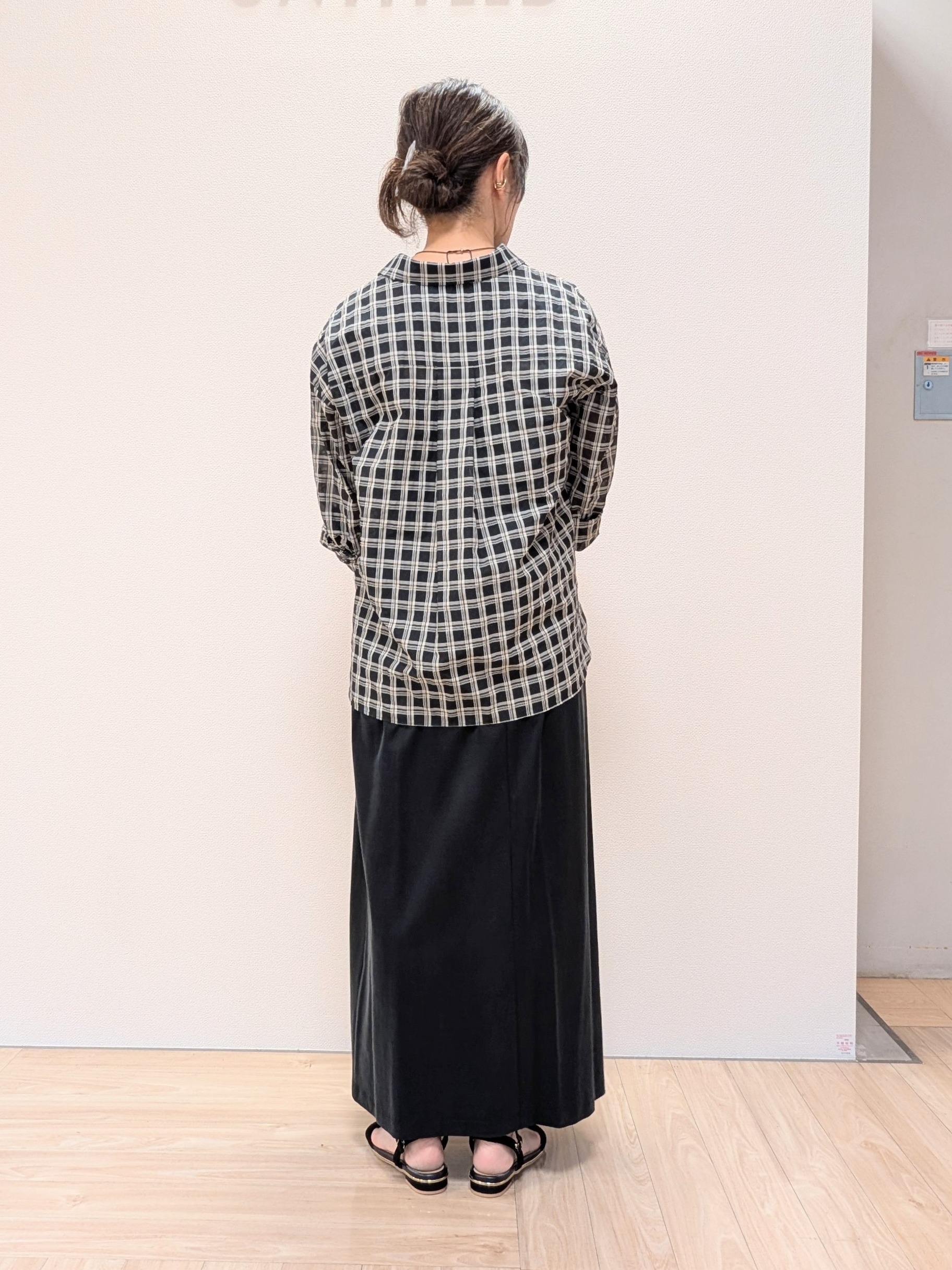 Rieさんの「UNTITLED｜【秋映え/羽織り】シアーチェックシャツブラウス」を使ったコーディネート