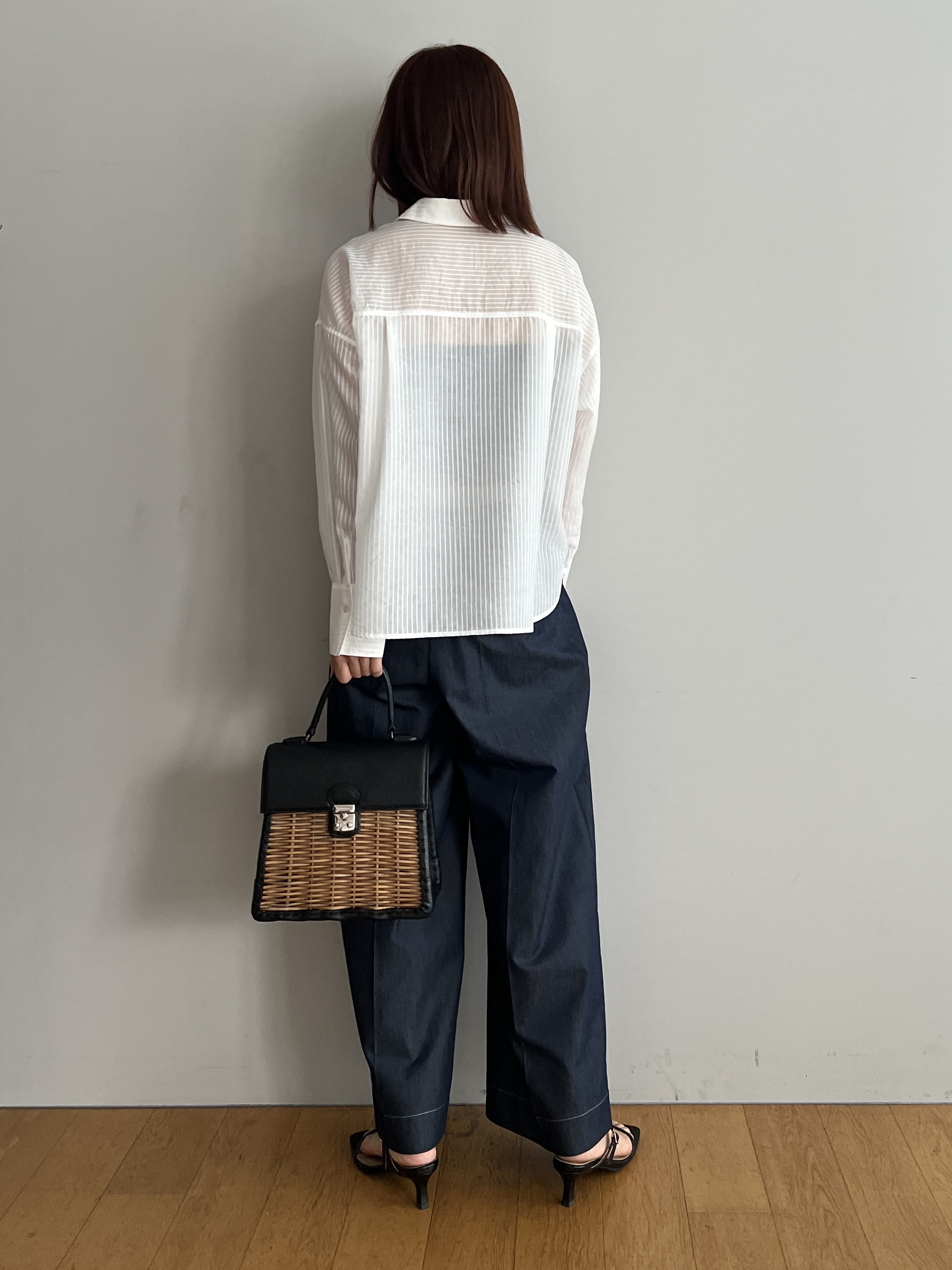 misaさんの「DRESSTERIOR｜◆シアーストライプクロップドシャツ」を使ったコーディネート