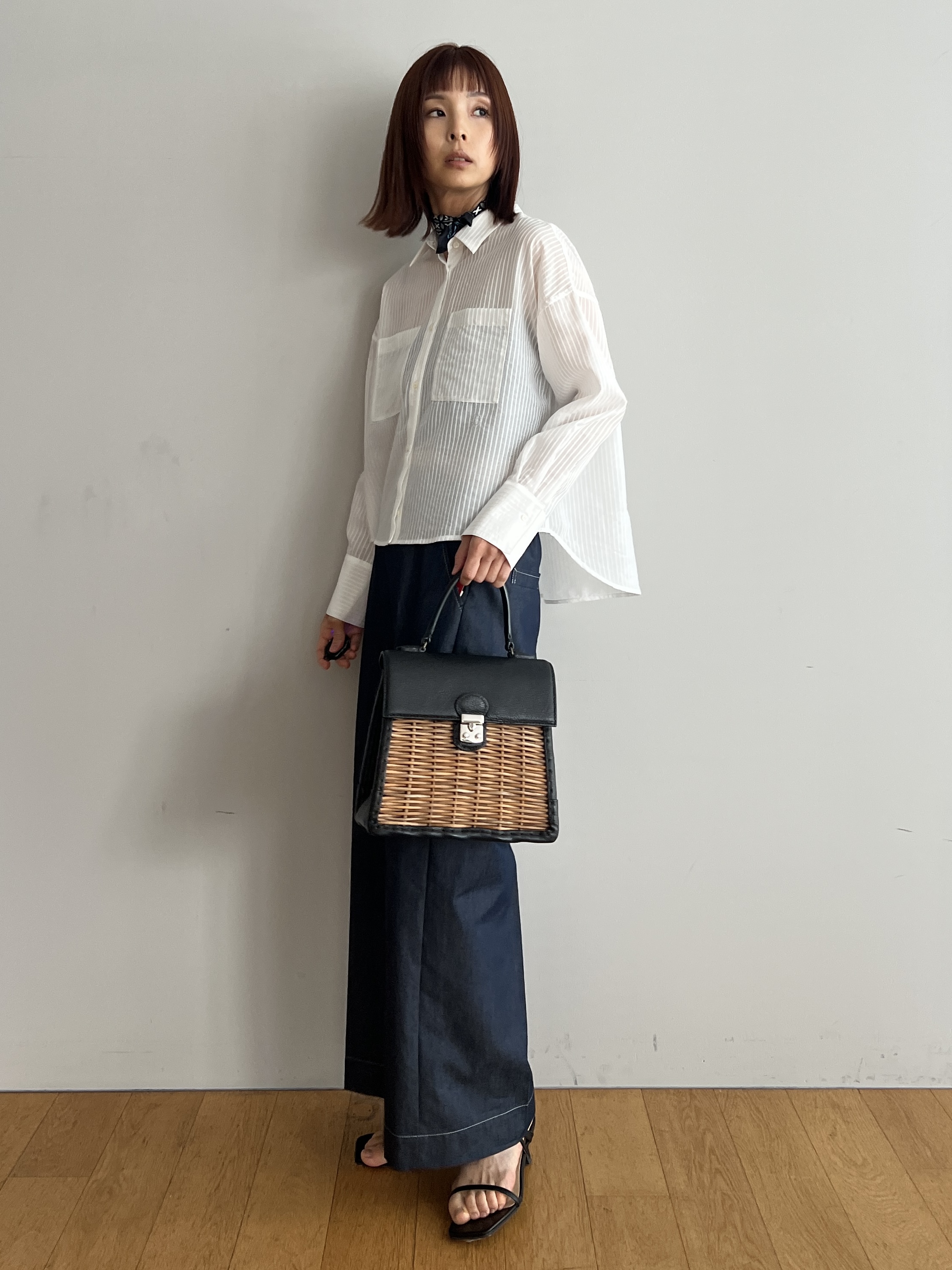 misaさんの「DRESSTERIOR｜◆シアーストライプクロップドシャツ」を使ったコーディネート