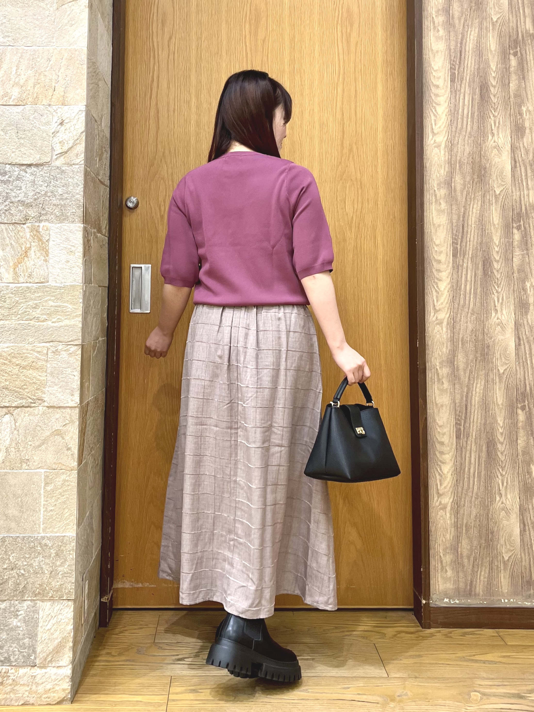 ゆっきーさんの「SHOO･LA･RUE｜【ガンガン洗える/毛玉になりにくい】二の腕見せない 5分袖ニット」を使ったコーディネート