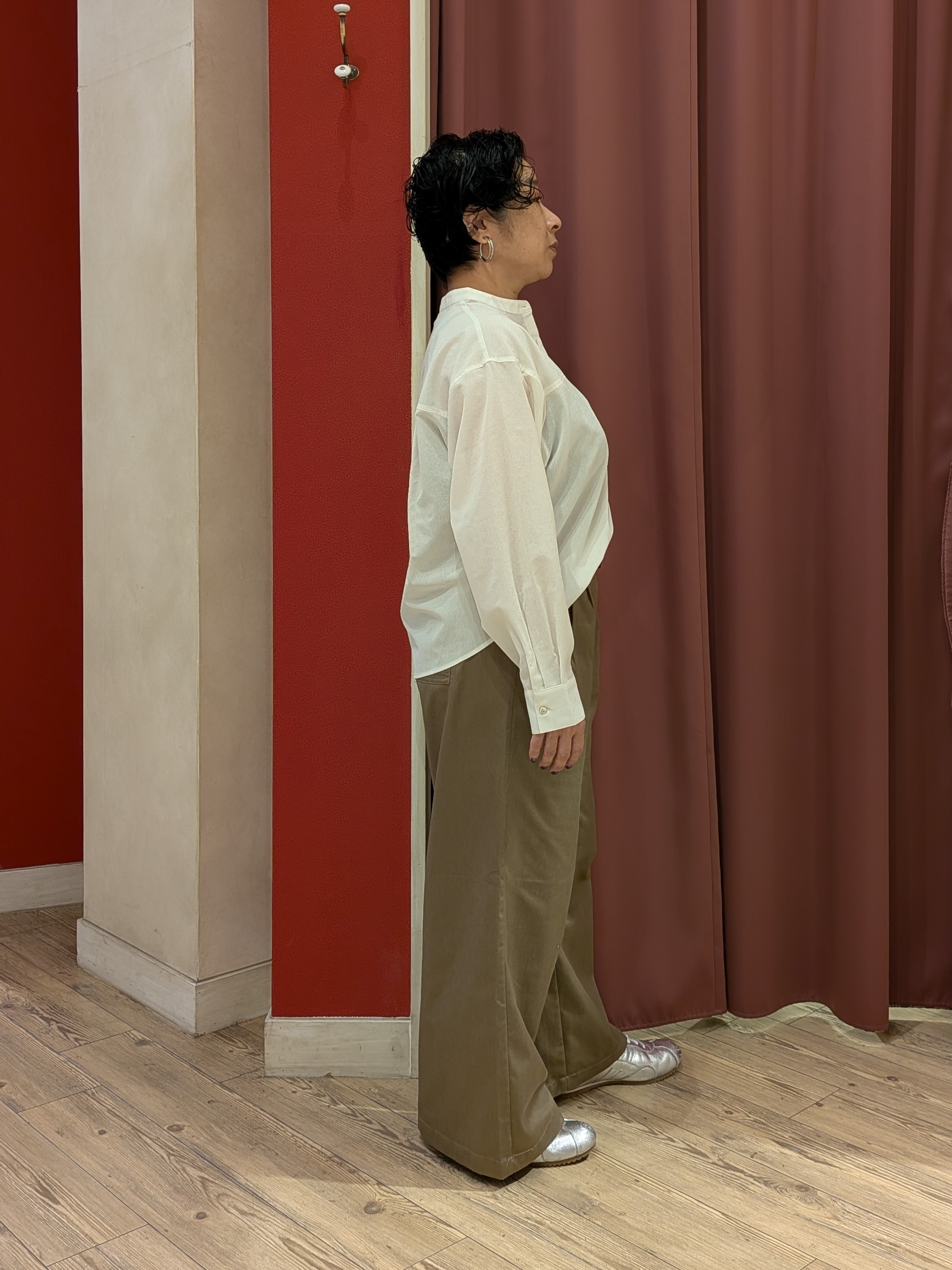 cameさんの「SHOO･LA･RUE｜【通気性〇/S-LL/洗濯機可】さらりと心地よい。ノーカラーシャツ」を使ったコーディネート