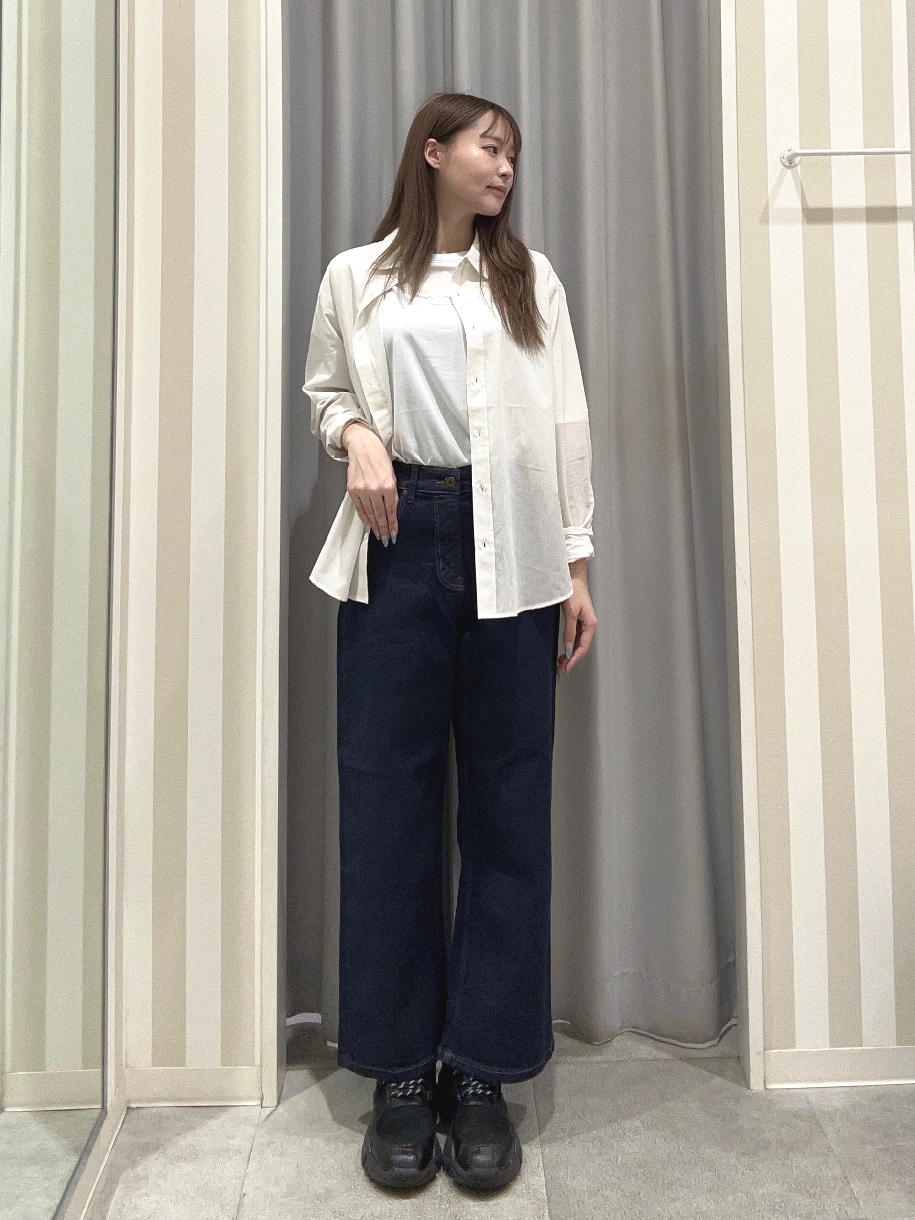 美空さんの「SHOO･LA･RUE｜【通気性〇/S-LL/洗濯機可】大人のきちんとベーシックシャツ」を使ったコーディネート