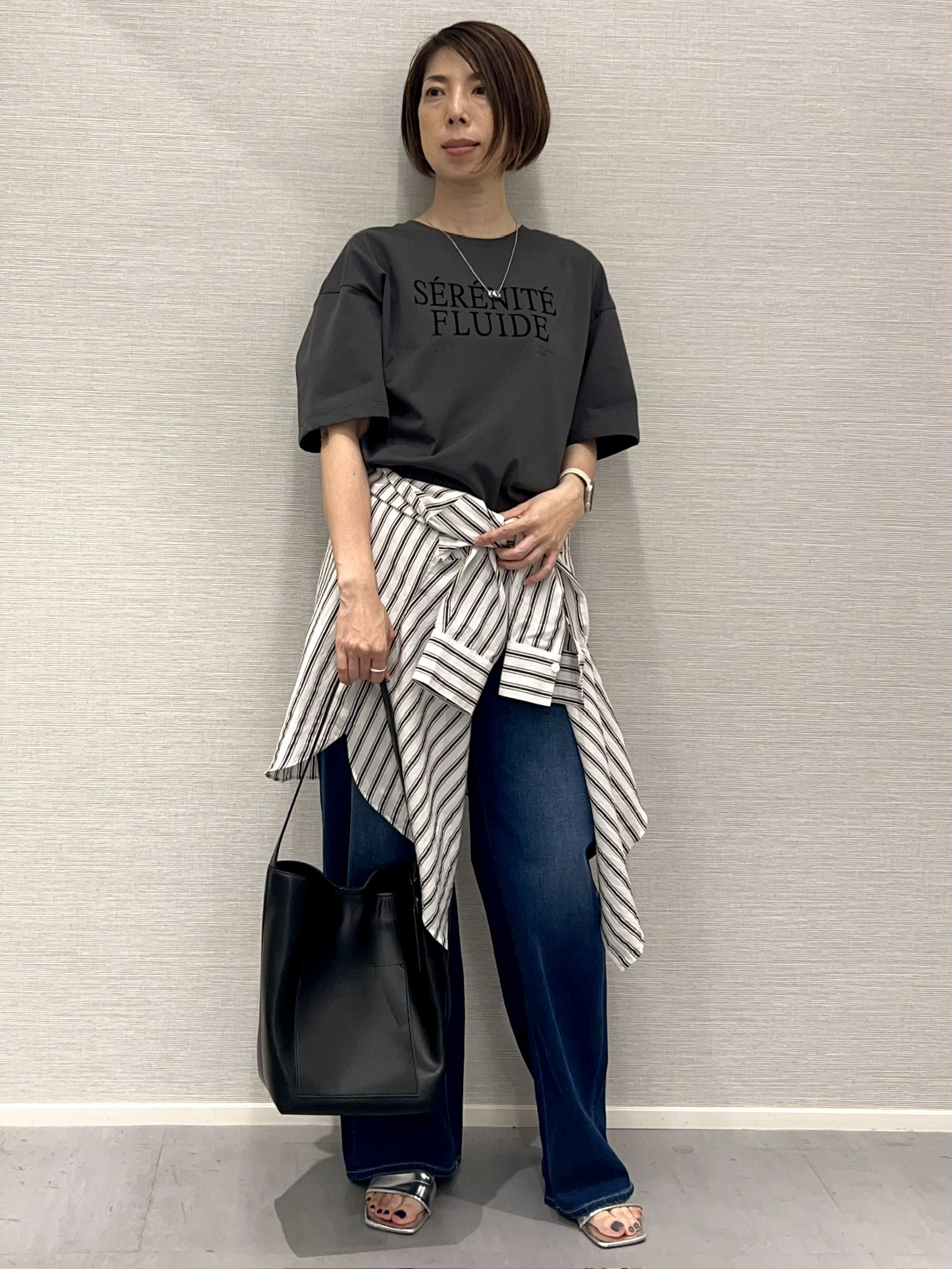 Shinakoさんの「UNTITLED｜ベロアプリントロゴT」を使ったコーディネート