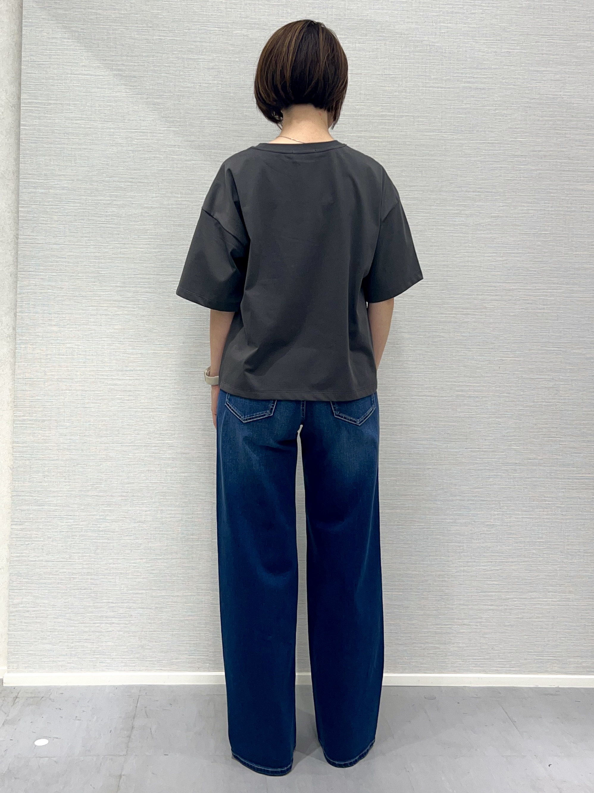 Shinakoさんの「UNTITLED｜ベロアプリントロゴT」を使ったコーディネート