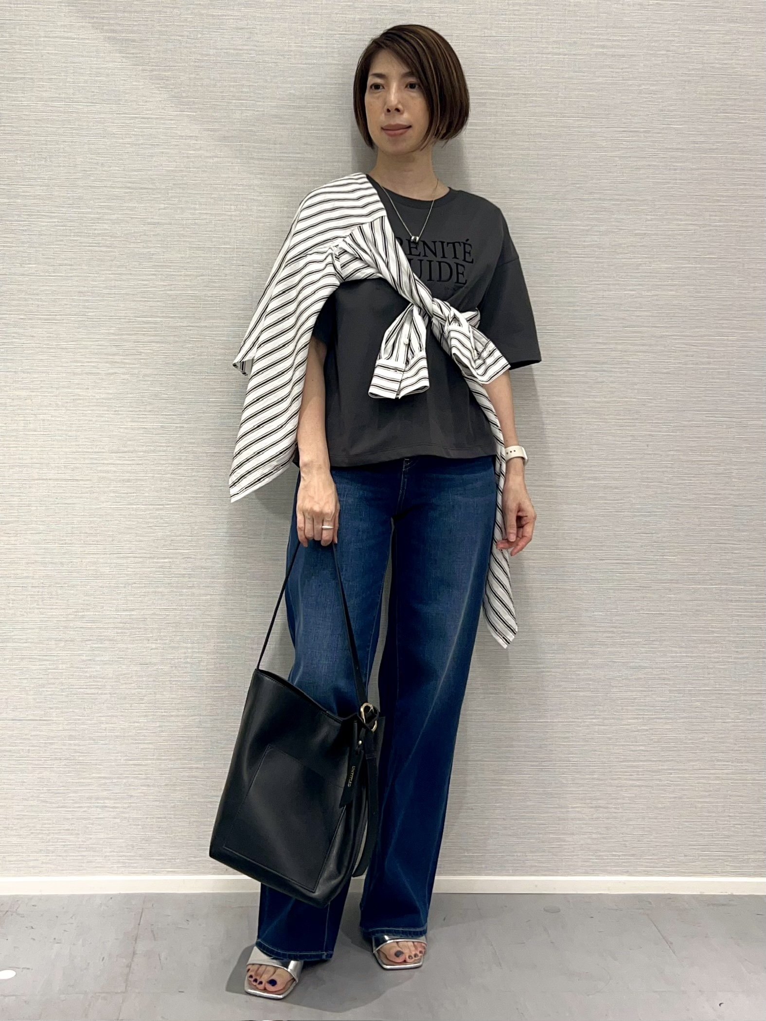 Shinakoさんの「UNTITLED｜ベロアプリントロゴT」を使ったコーディネート