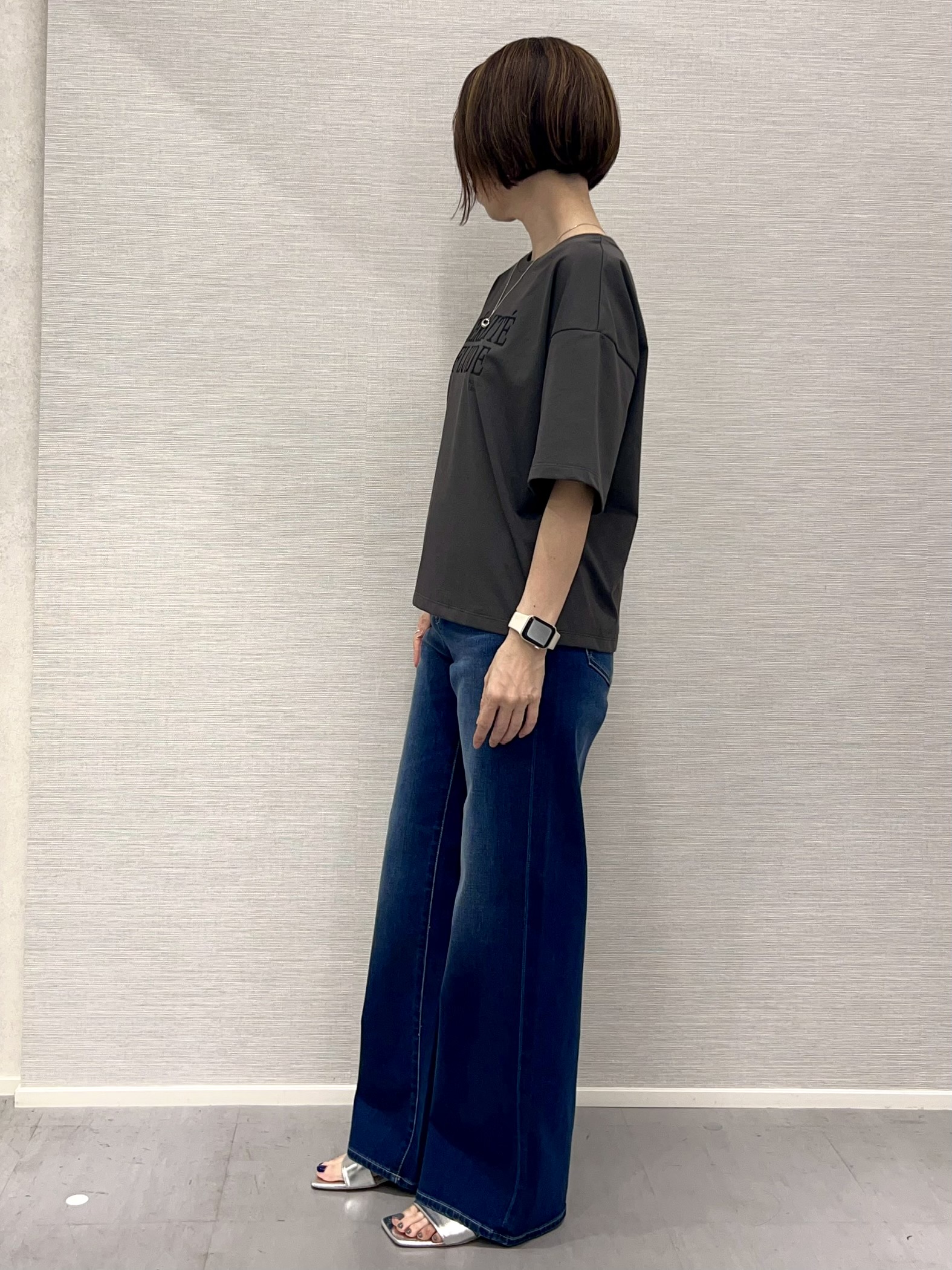 Shinakoさんの「UNTITLED｜ベロアプリントロゴT」を使ったコーディネート