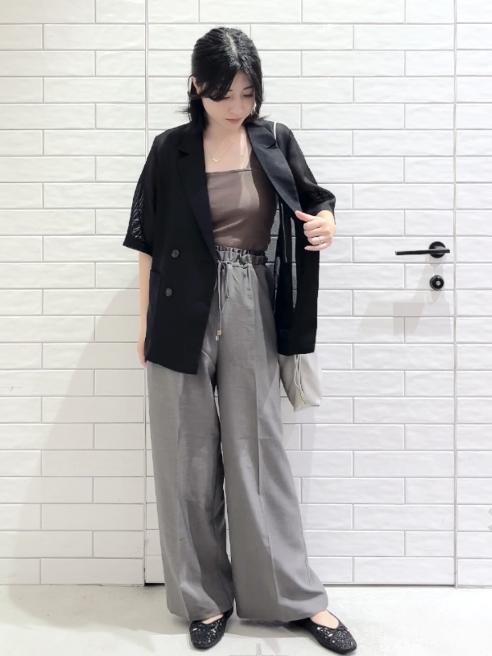 しおりさんの「OPAQUE.CLIP｜メッシュテーラードジャケット／チェック柄アソート【洗濯機OK】」を使ったコーディネート