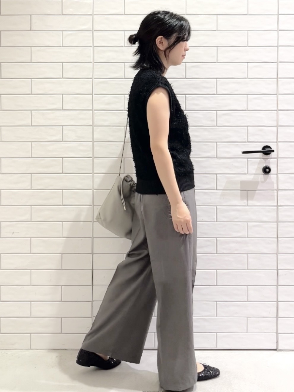 しおりさんの「OPAQUE.CLIP｜ラメテープヤーンニット【洗濯機OK】」を使ったコーディネート