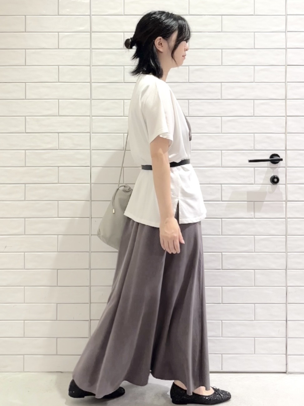 しおりさんの「OPAQUE.CLIP｜フォトプリントTシャツ【洗濯機OK】」を使ったコーディネート