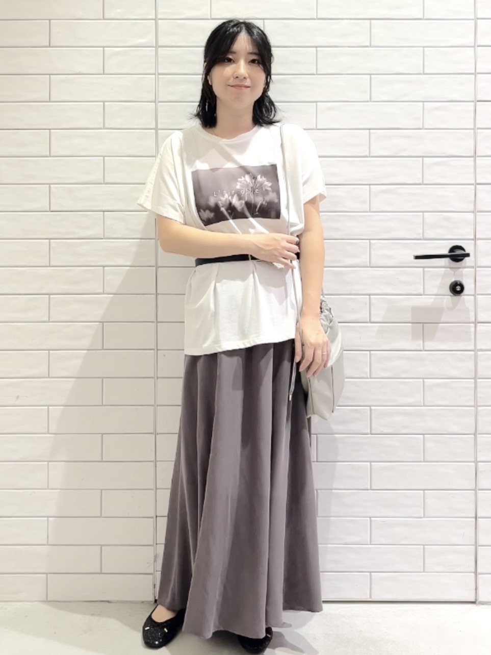 しおりさんの「OPAQUE.CLIP｜フォトプリントTシャツ【洗濯機OK】」を使ったコーディネート