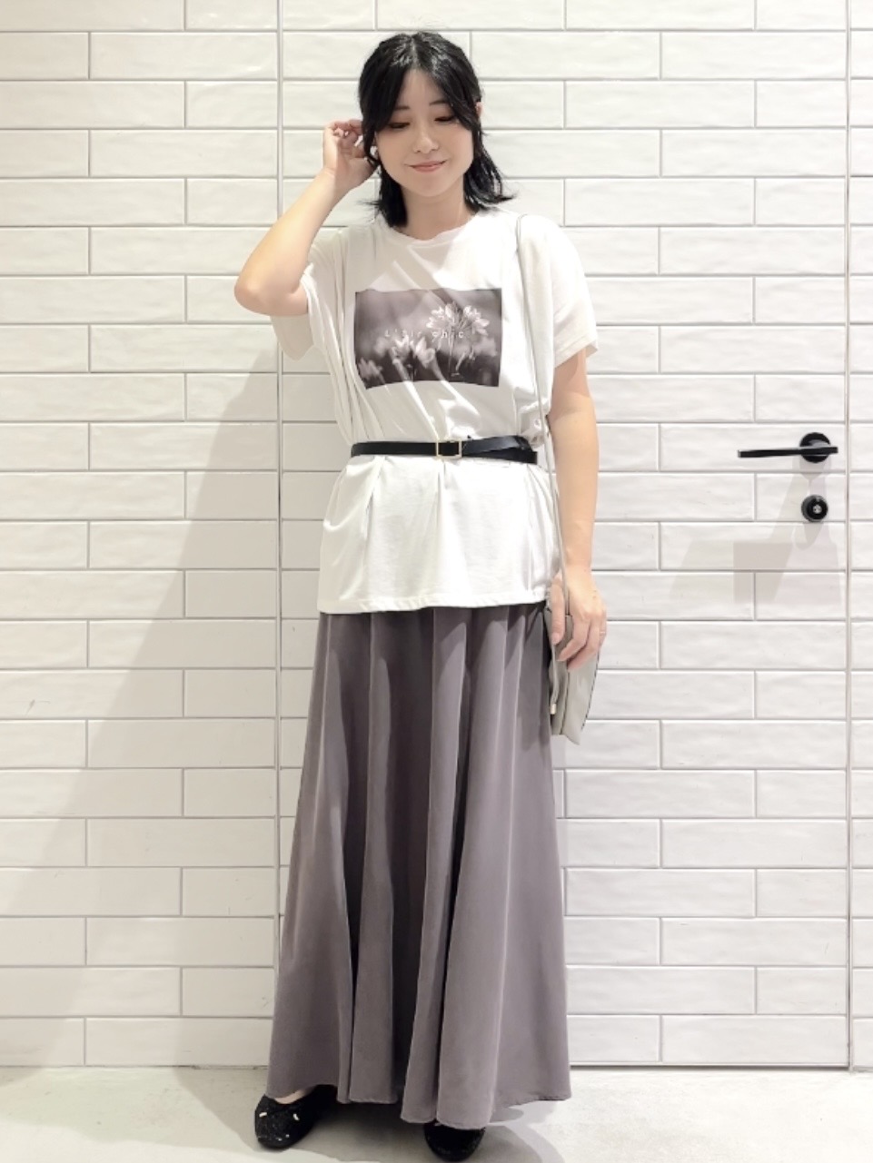 しおりさんの「OPAQUE.CLIP｜フォトプリントTシャツ【洗濯機OK】」を使ったコーディネート