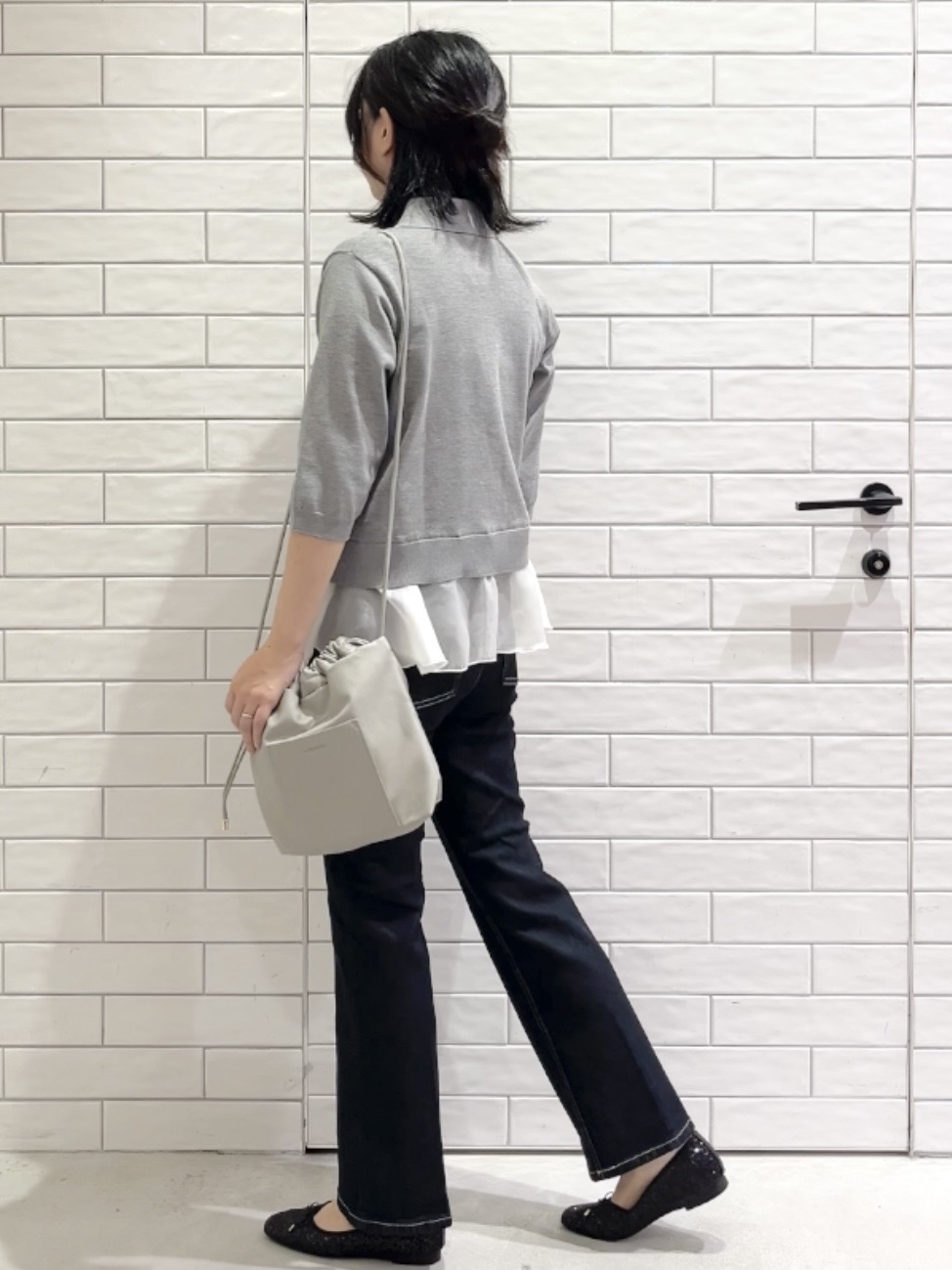 しおりさんの「OPAQUE.CLIP｜裾シアードッキングカーディガン【洗濯機OK】」を使ったコーディネート