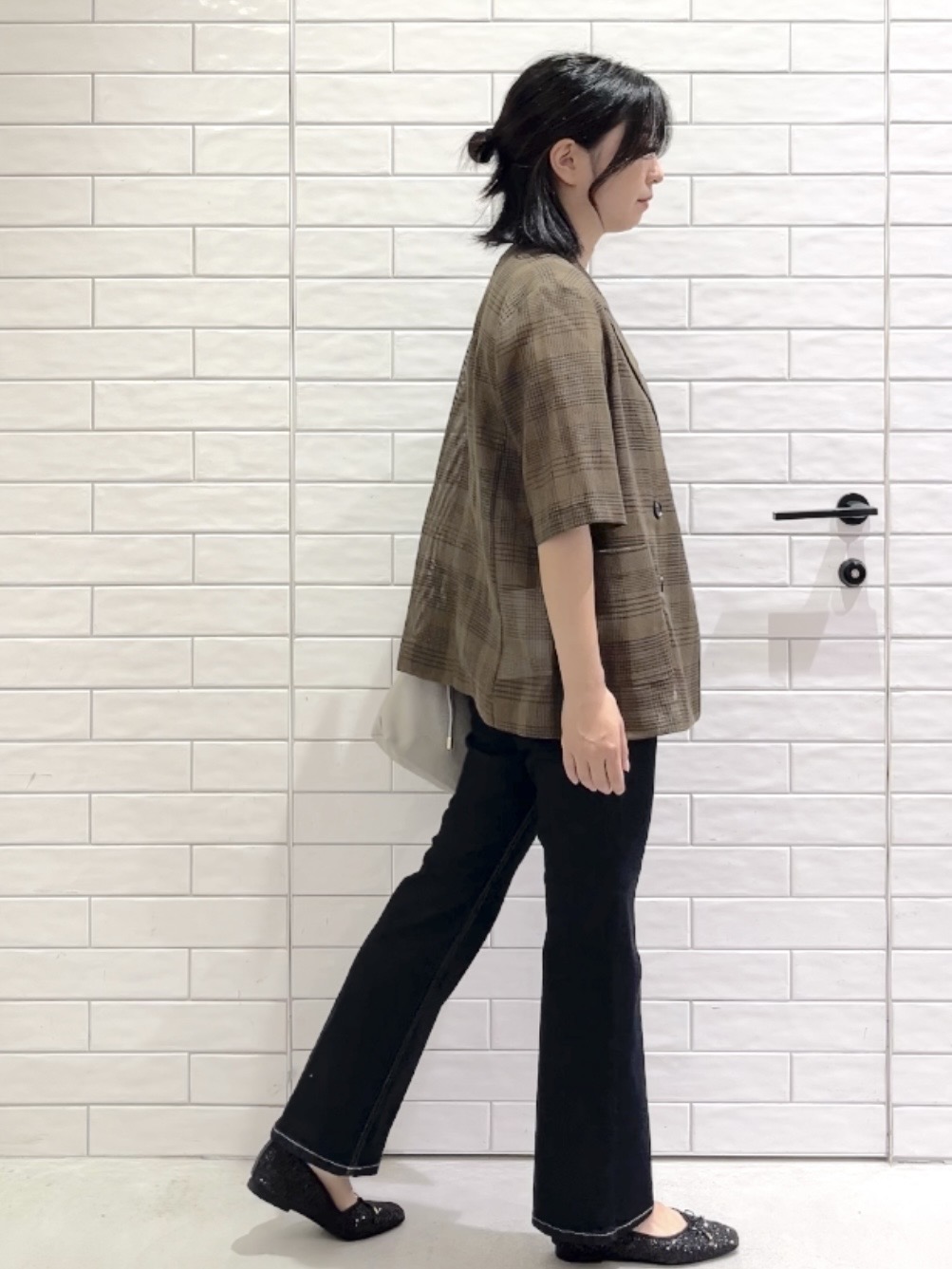 しおりさんの「OPAQUE.CLIP｜メッシュテーラードジャケット／チェック柄アソート【洗濯機OK】」を使ったコーディネート