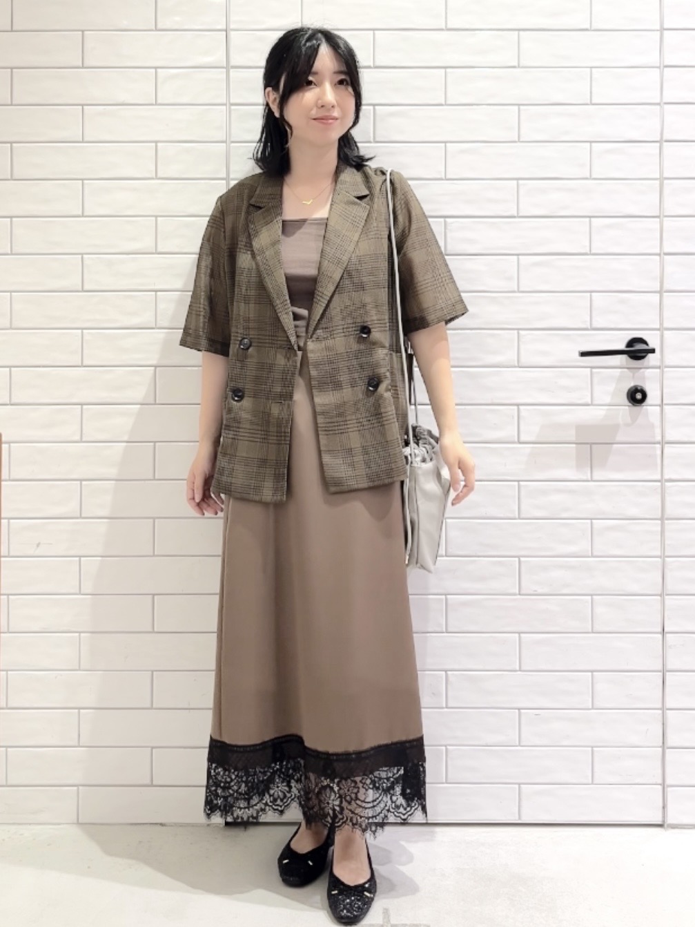 しおりさんの「OPAQUE.CLIP｜メッシュテーラードジャケット／チェック柄アソート【洗濯機OK】」を使ったコーディネート