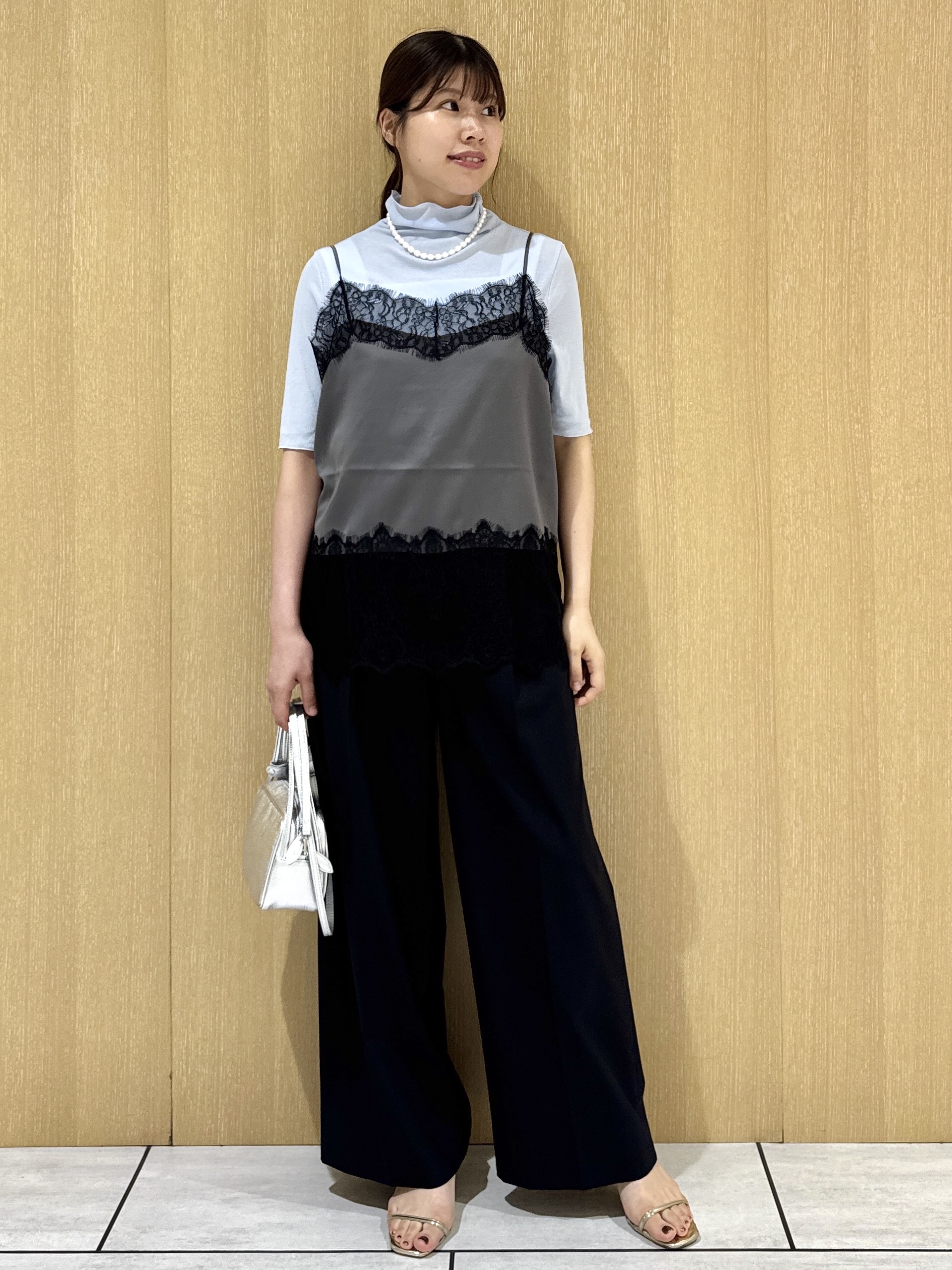 nanaさんの「UNTITLED｜【1枚でもセットでも】レースキャミ付きプルオーバー」を使ったコーディネート