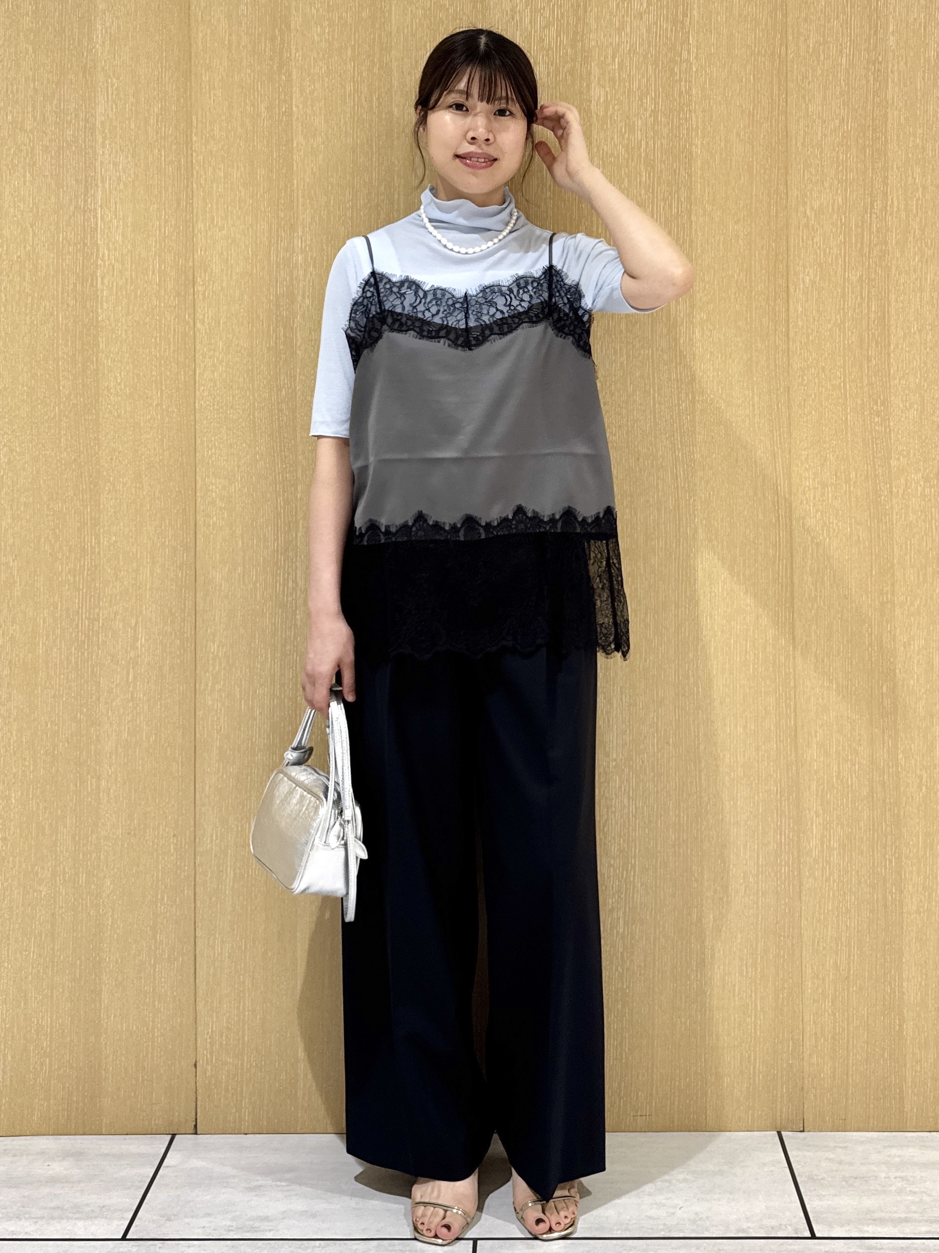 nanaさんの「UNTITLED｜【1枚でもセットでも】レースキャミ付きプルオーバー」を使ったコーディネート