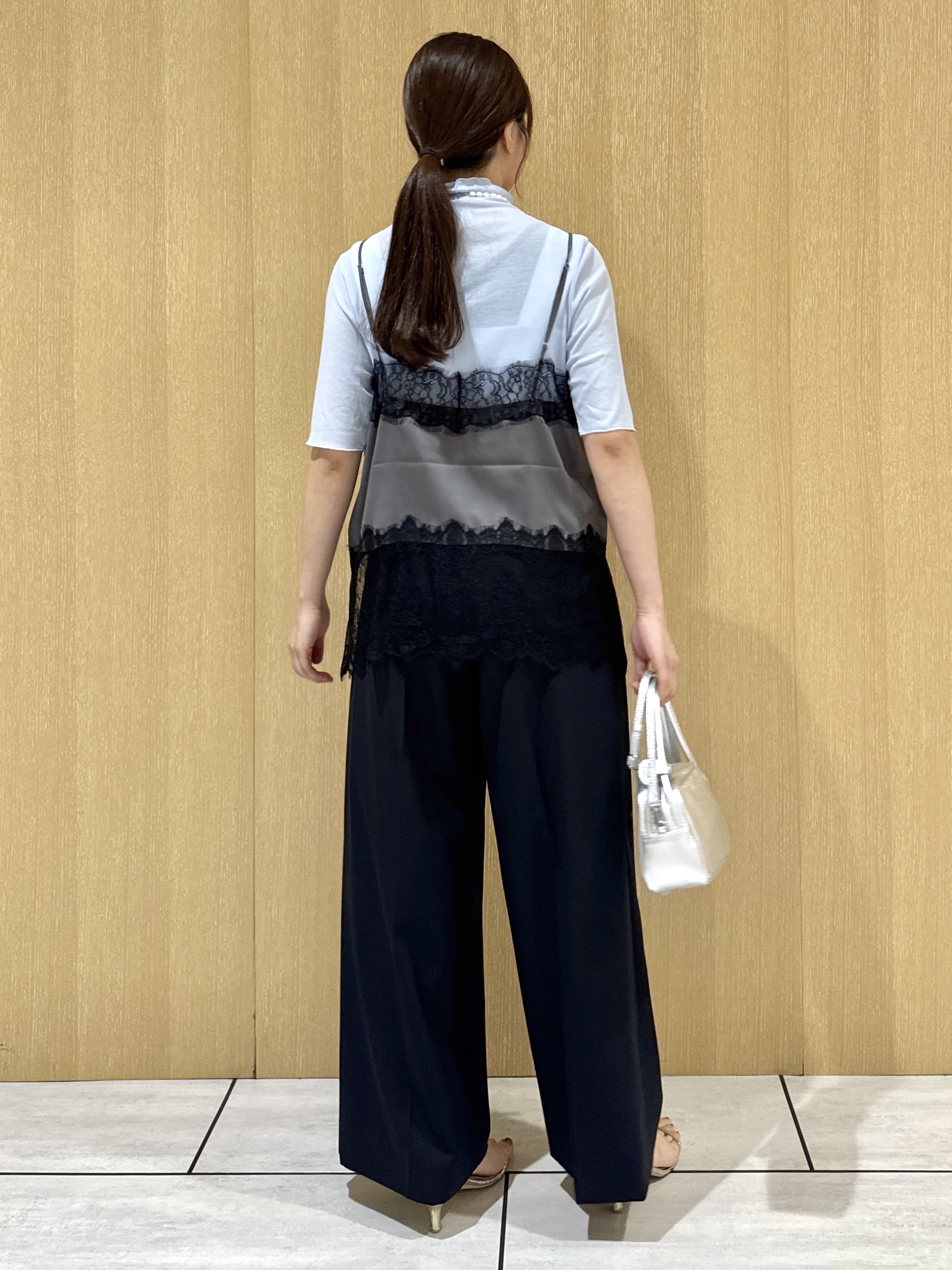 nanaさんの「UNTITLED｜【1枚でもセットでも】レースキャミ付きプルオーバー」を使ったコーディネート