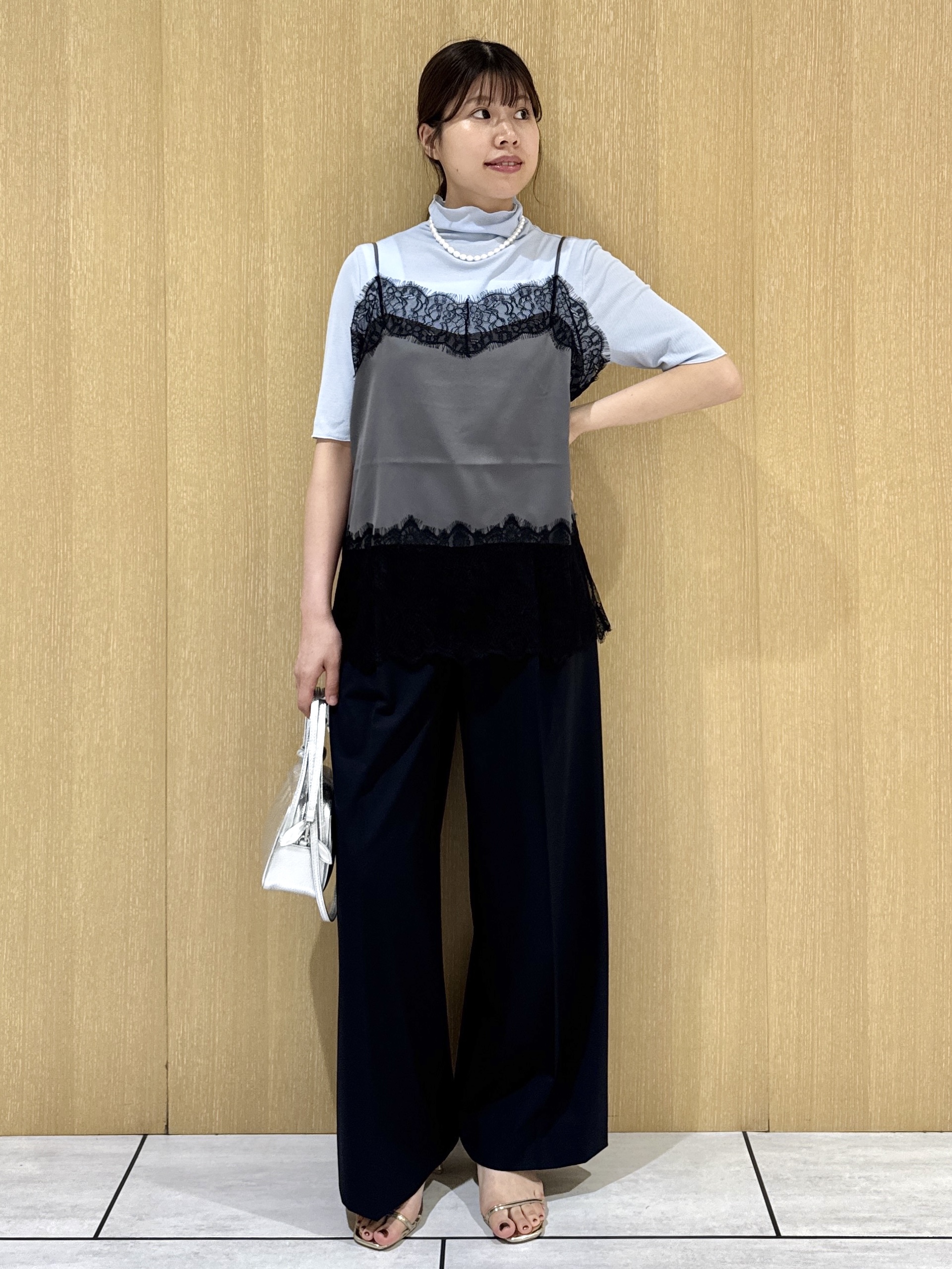 nanaさんの「UNTITLED｜【1枚でもセットでも】レースキャミ付きプルオーバー」を使ったコーディネート