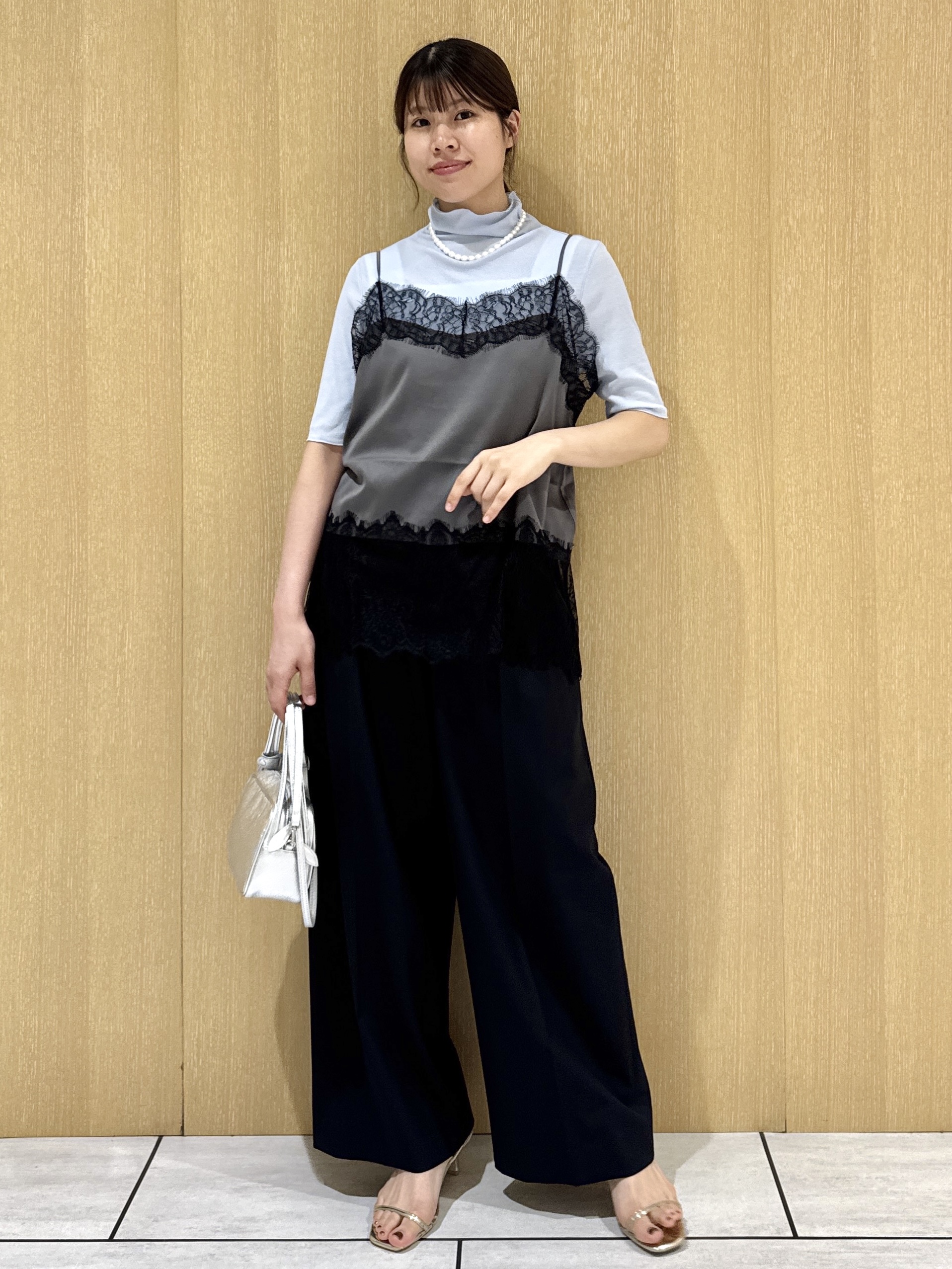 nanaさんの「UNTITLED｜【1枚でもセットでも】レースキャミ付きプルオーバー」を使ったコーディネート