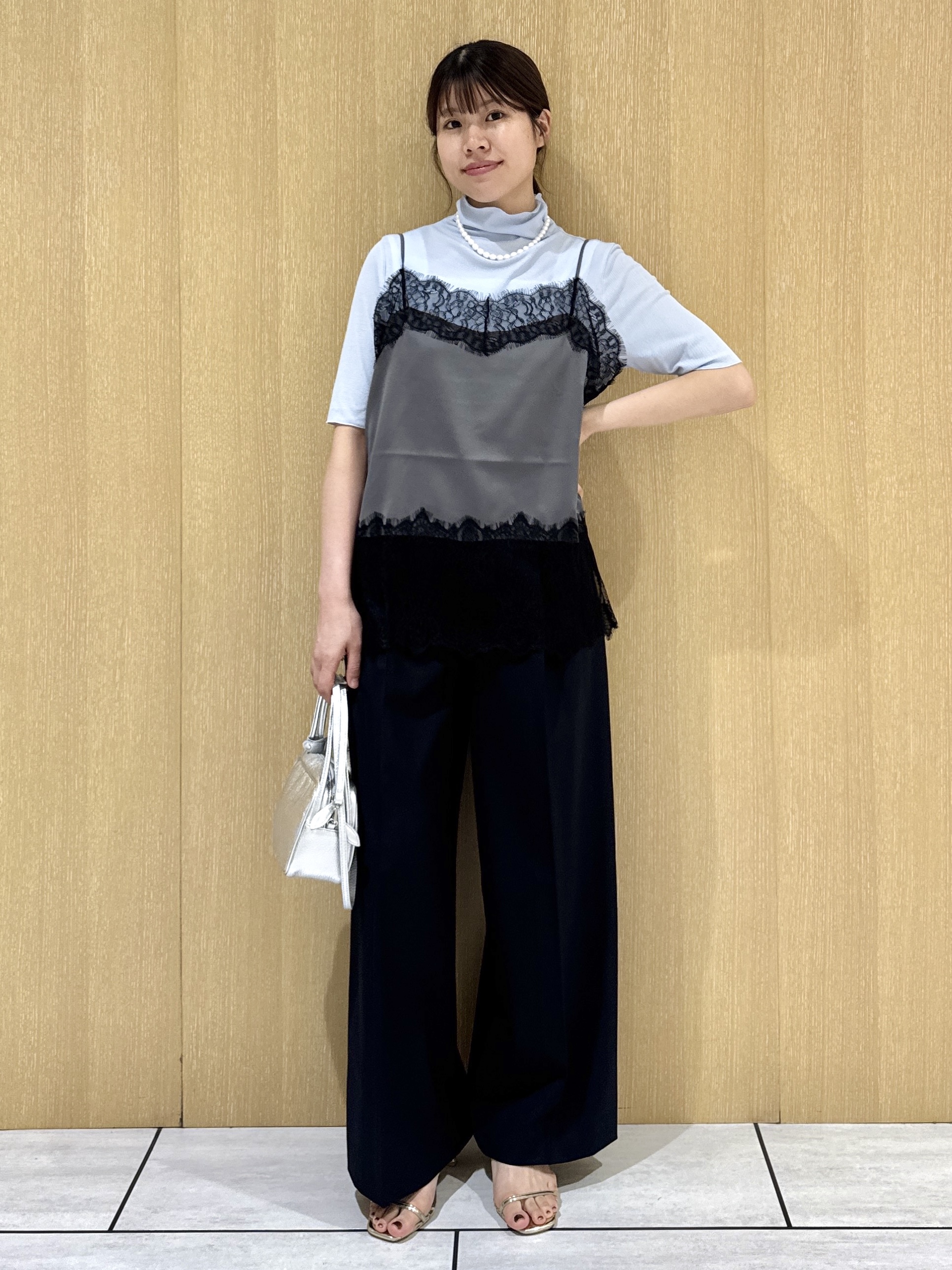 nanaさんの「UNTITLED｜【1枚でもセットでも】レースキャミ付きプルオーバー」を使ったコーディネート